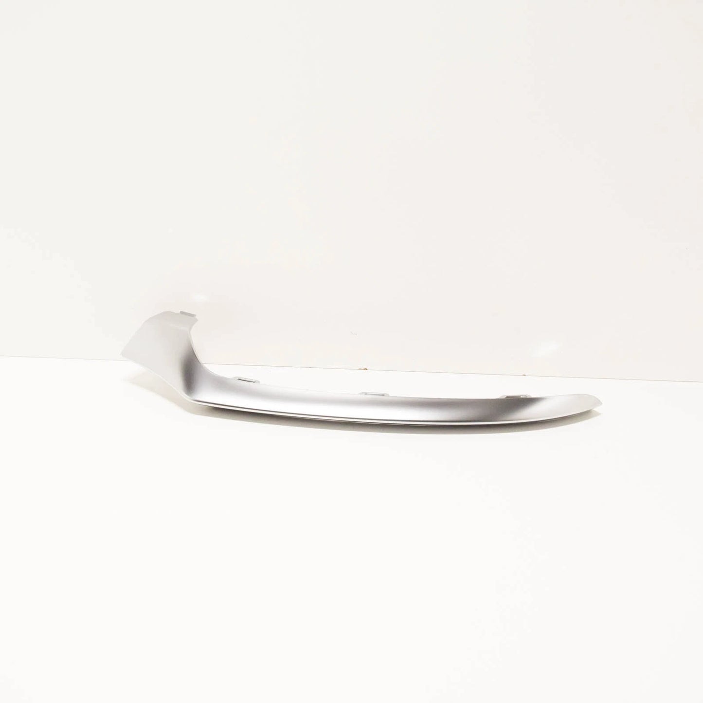 NEW MERCEDES-BENZ C W205 FRONT BUMPER LEFT SIDE MOLDING A2058851900