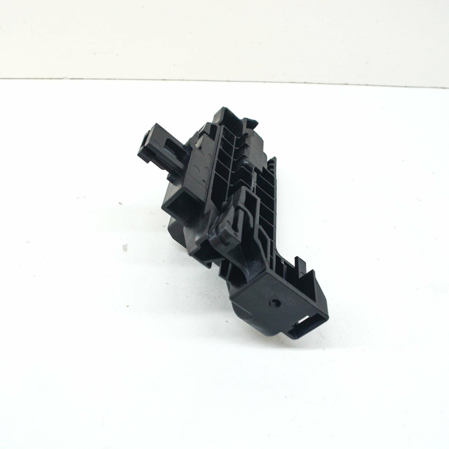 new bmw 7 g11 radiator lower right holder mount 17118632126 original