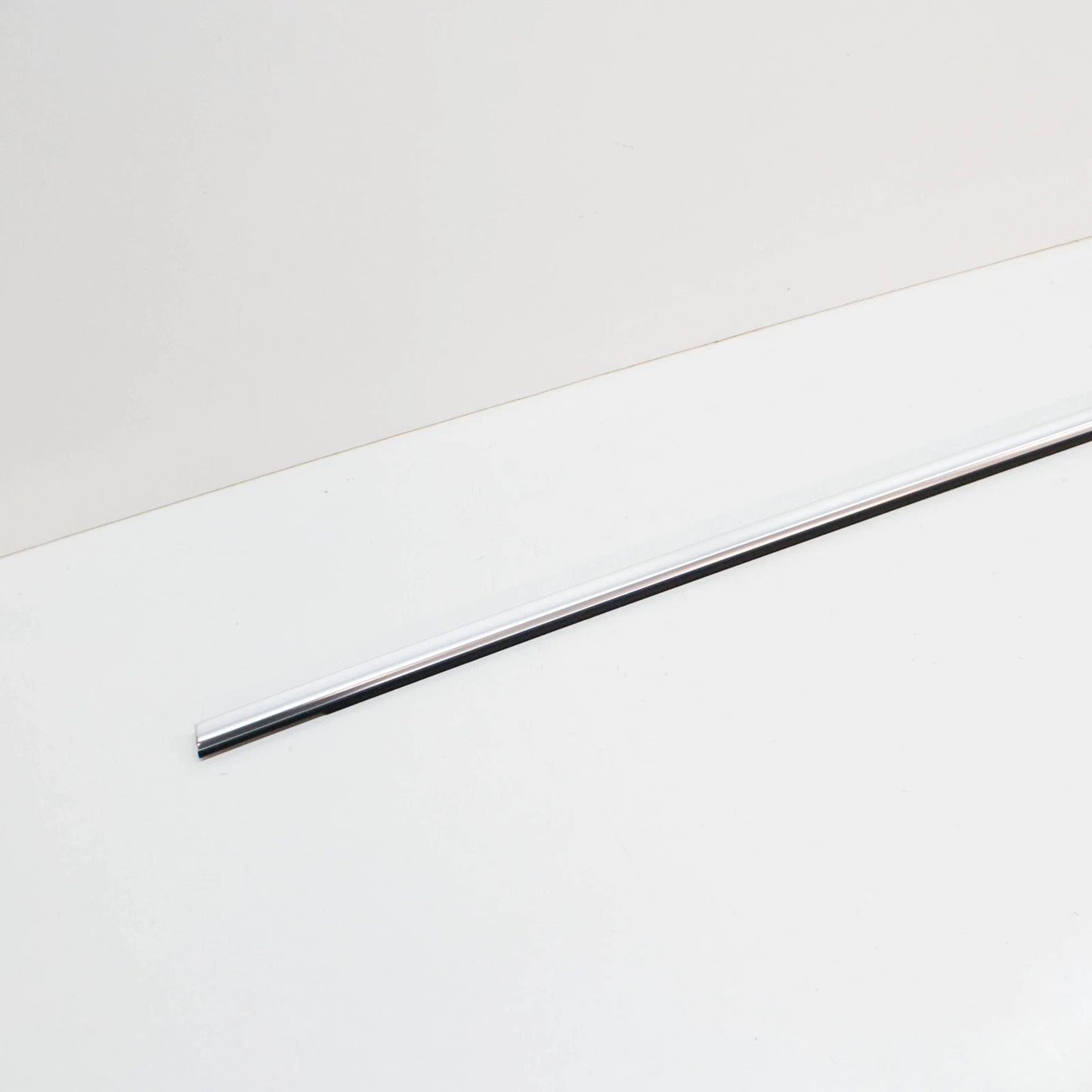 NEW AUDI Q5 FY FRONT LEFT DOOR WINDOW SLOT SEAL WITH TRIM 80A853283L3Q7 ORIGINAL