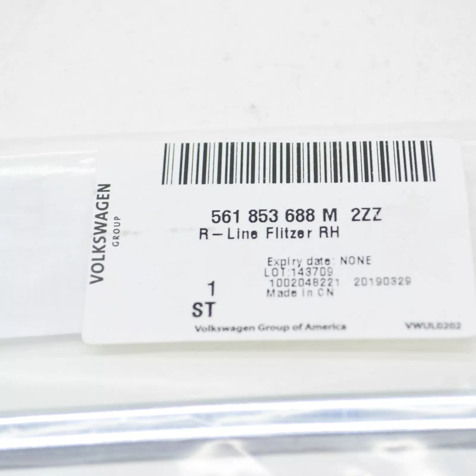 NEW VW PASSAT ALLTRACK B8 R-LINE FRONT RIGHT WING EMBLEM 561853688M2ZZ