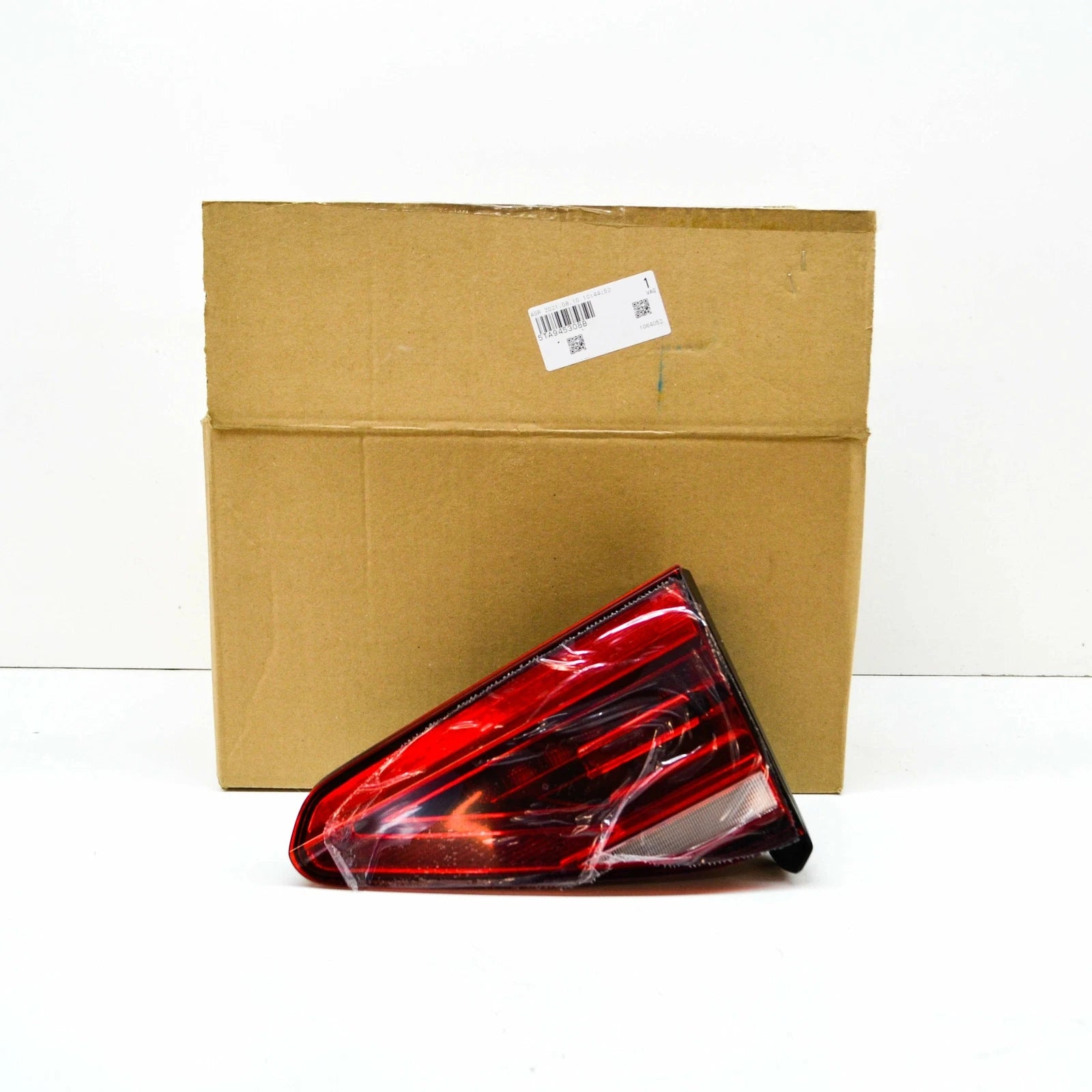 NEW VOLKSWAGEN TOURAN 5T REAR RIGHT TAILGATE TAILLIGHT LED 5TA945308B ORIGINAL