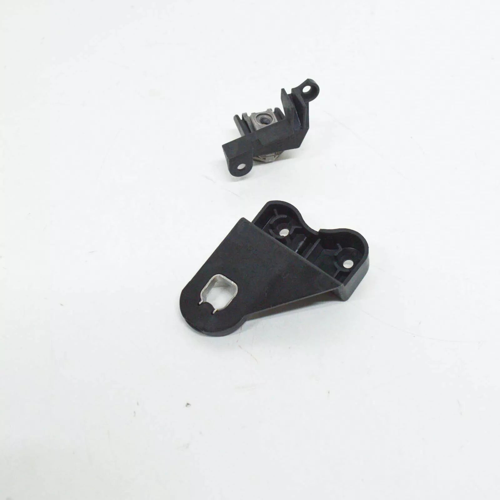 NEW BMW X1 F48 RIGHT HEADLIGHT BRACKET MOUNT REPAIR KIT 63117428744 ORIGINAL