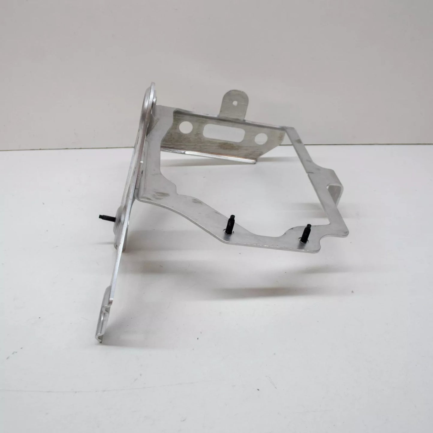 NEW AUDI TT RS 8S FV MK3 AUXILIARY RADIATOR LEFT LOWER BRACKET 8S0121263