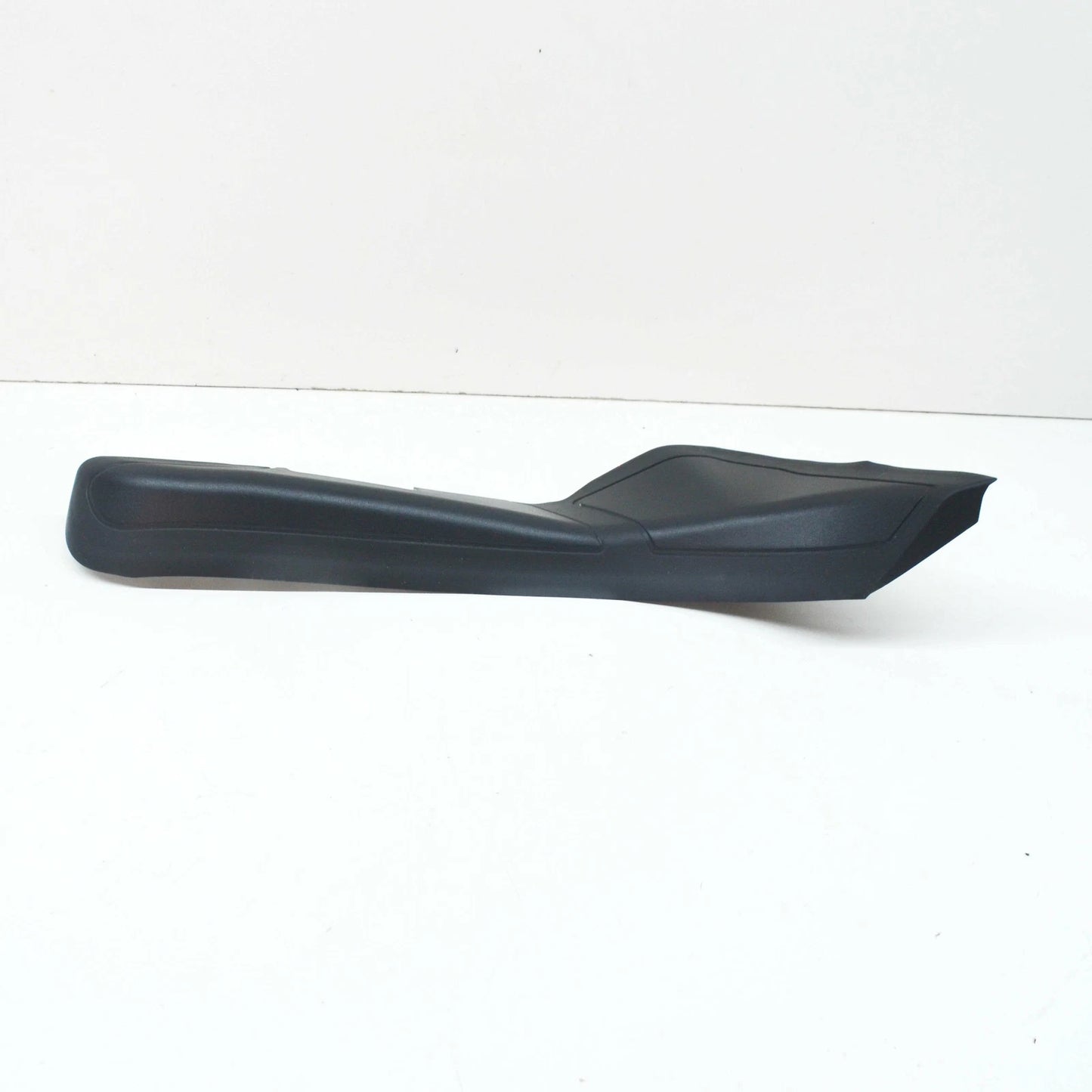 NEW BMW 5 G30 REAR RIGHT TAILLIGTH GUTTER DRIP TRIM 63218493822 ORIGINAL