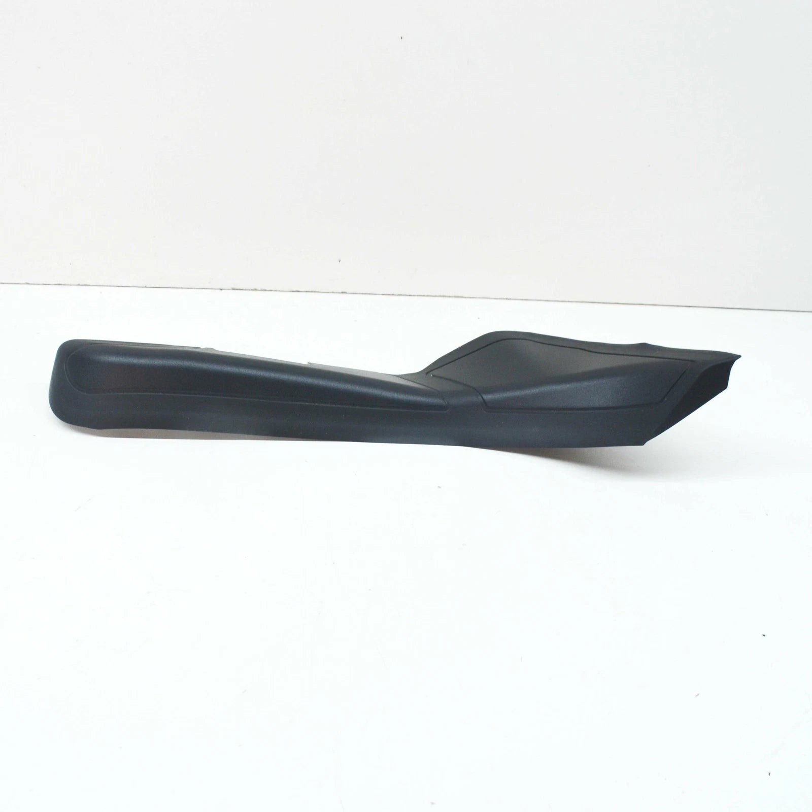 NEW BMW 5 G30 REAR RIGHT TAILLIGTH GUTTER DRIP TRIM 63218493822 ORIGINAL