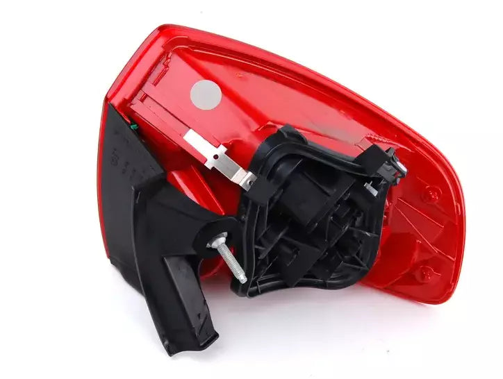 NEW AUDI A3 REAR RIGHT OUTER TAIL LIGHT LAMP 8P4945096E ORIGINAL