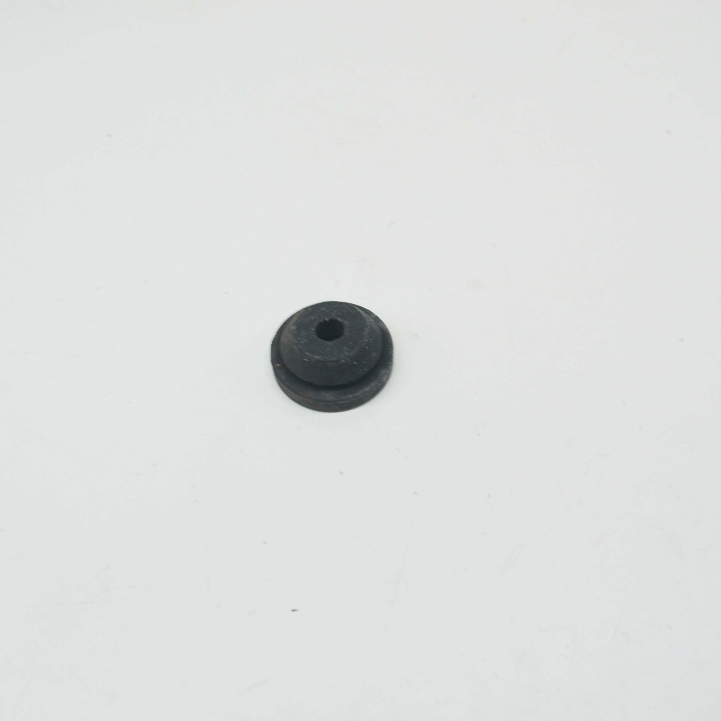 NEW MB ML W163 WASHER TANK TO WHEELHOUSE RUBBER BUFFER A6040940285 ORIGINAL