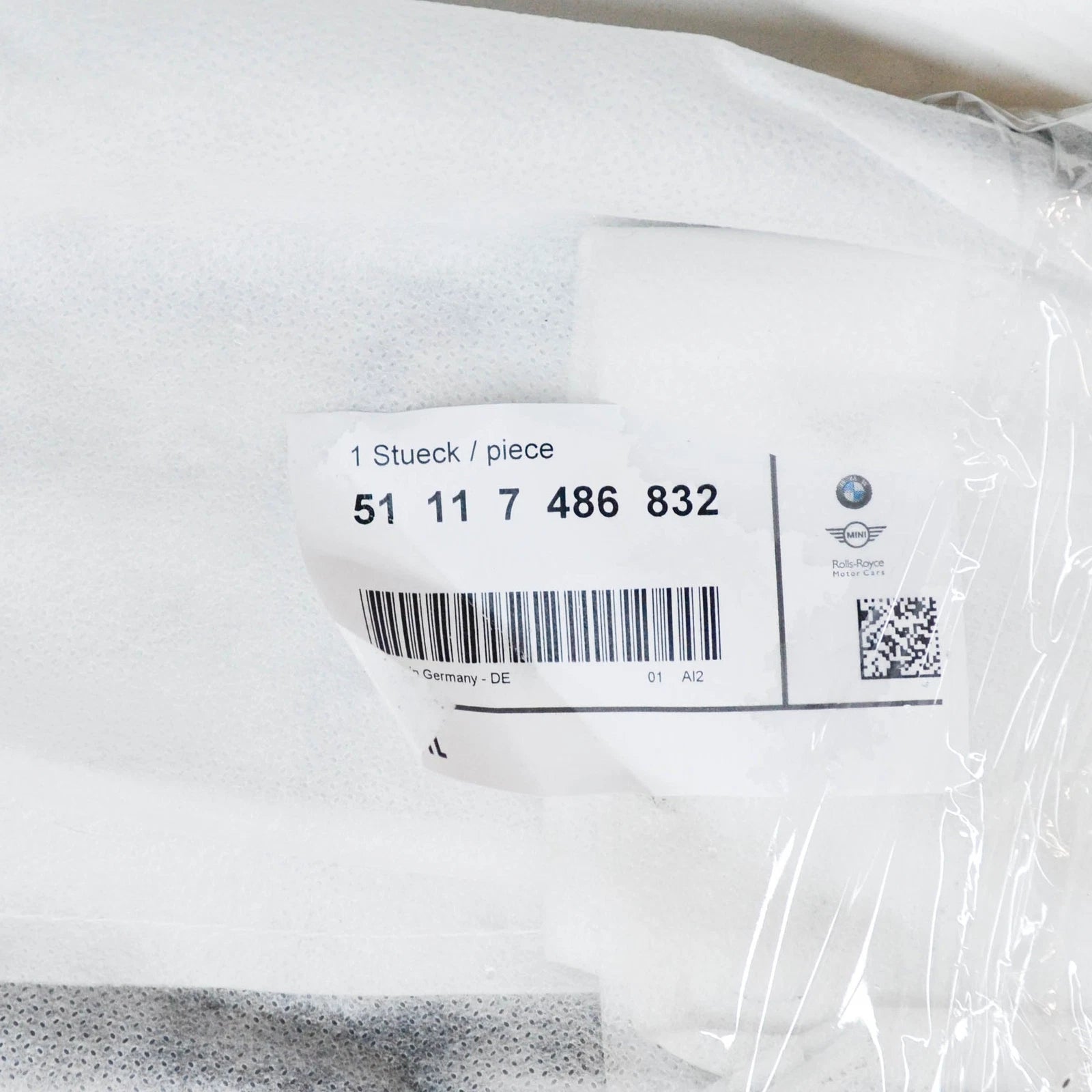 NEW BMW 7 G11 FRONT BUMPER CENTER AIR INTAKE GRILLE 51117486832 ORIGINAL