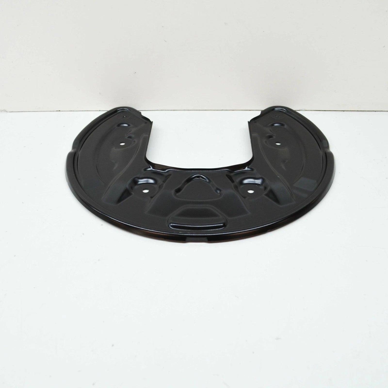 NEW MERCEDES-BENZ C W205 REAR RIGHT BRAKE DISC DUST COVER A0004230100