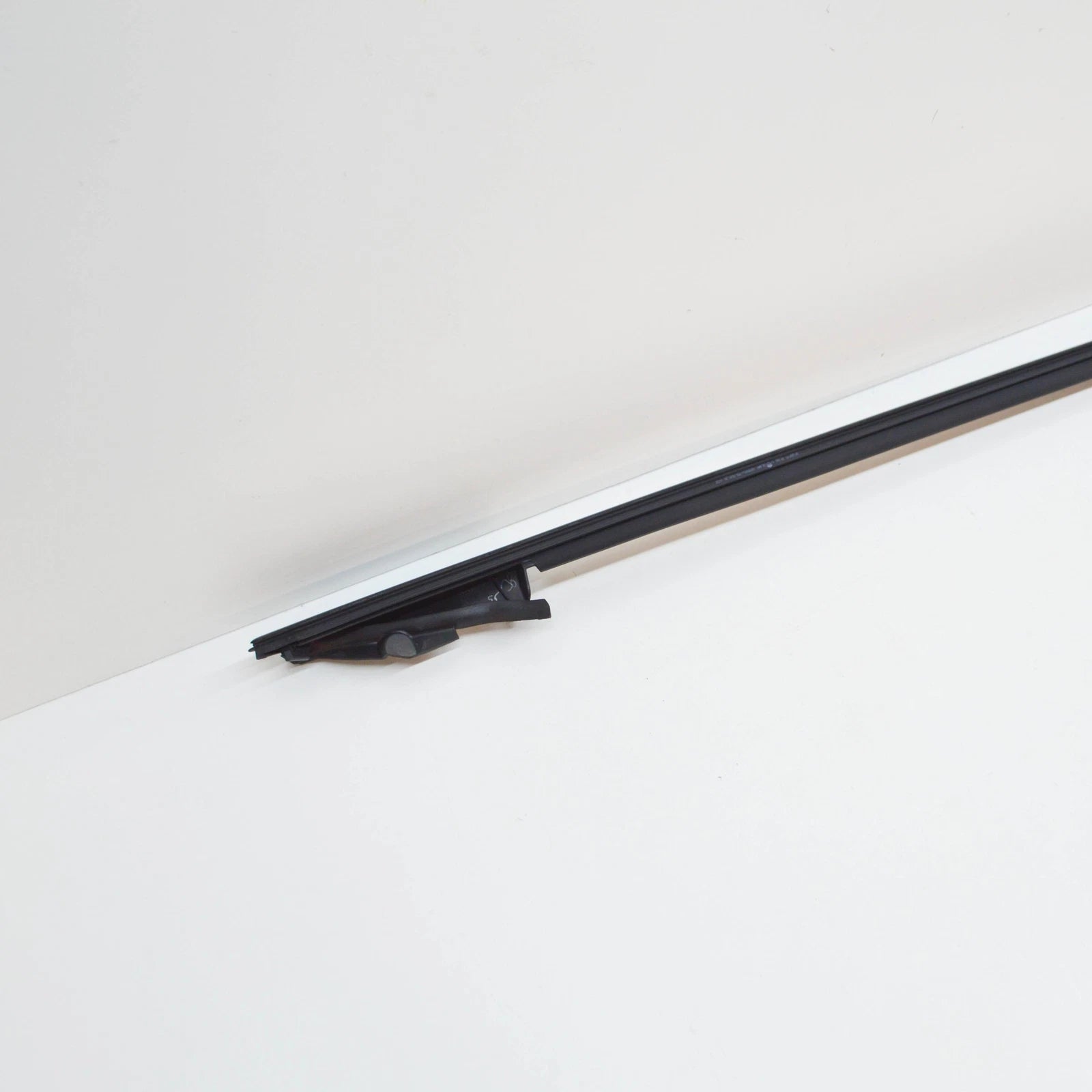 NEW BMW 4 F33, F83 REAR RIGHT DOOR WINDOW FINISHER 7295572 51377295572 ORIGINAL