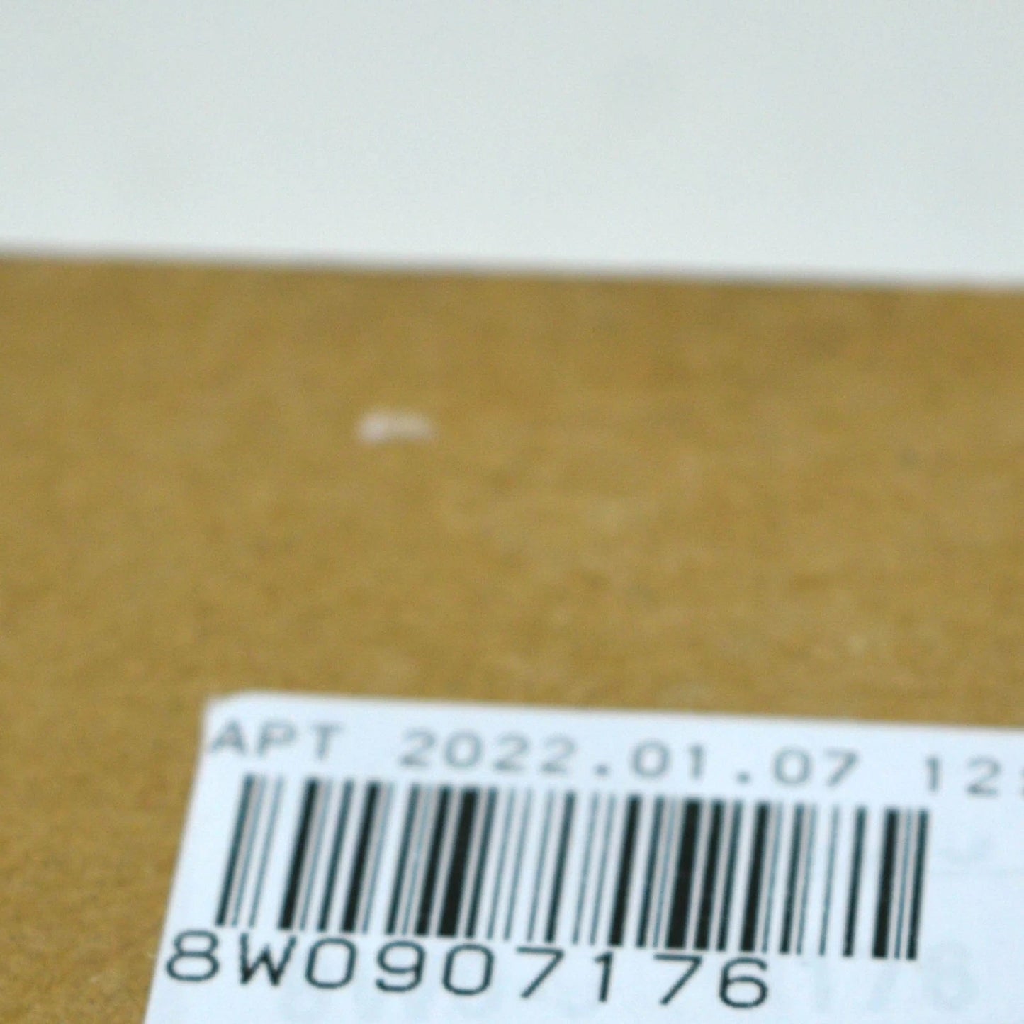 NEW AUDI A4 B9 BLIND SPOT DETECTION WARNING SENSOR BRACKET RIGHT 8W0907176