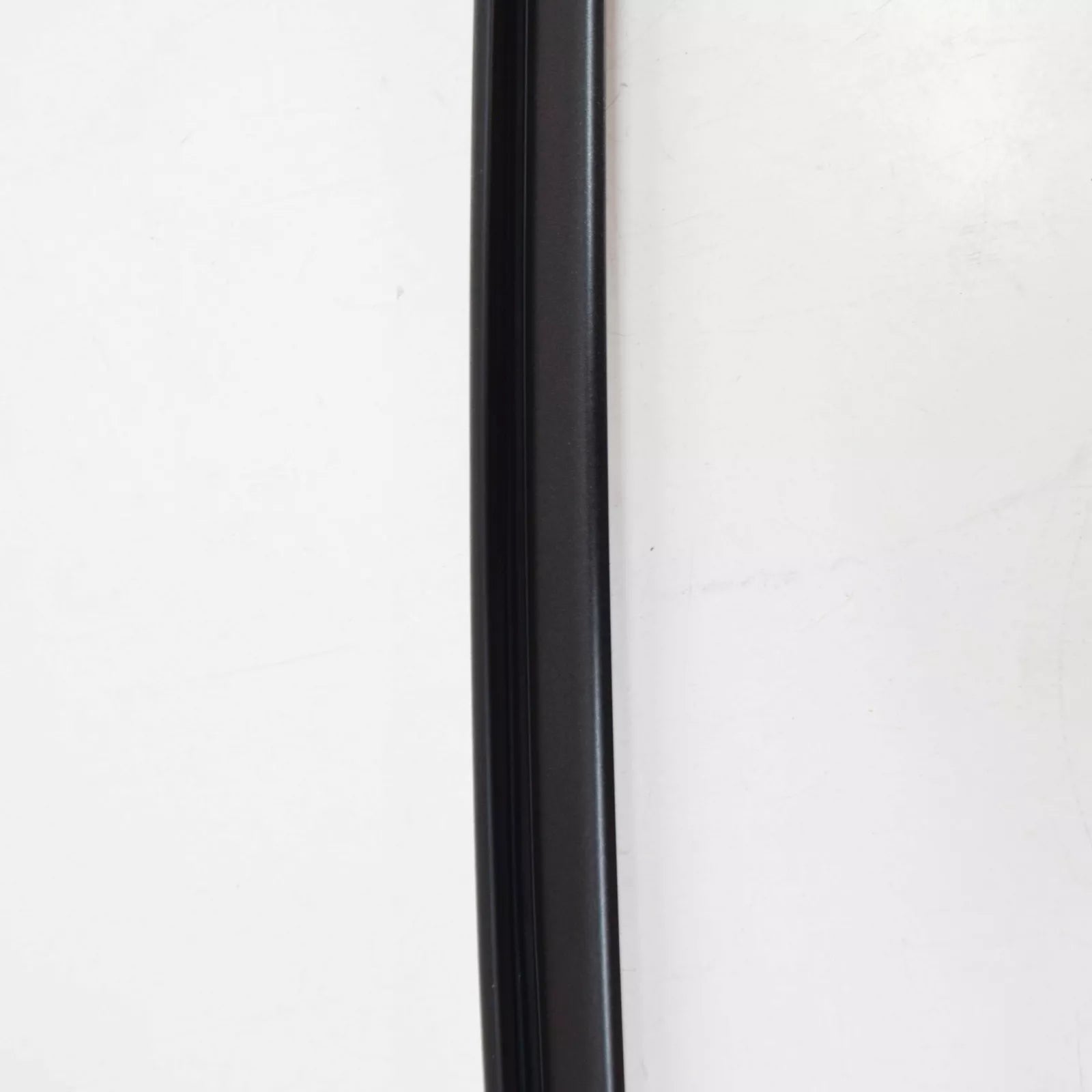 NEW BMW 5 E34 FRONT WINDSHIELD LEFT DECORATIVE FRAME 51318117457 8117457