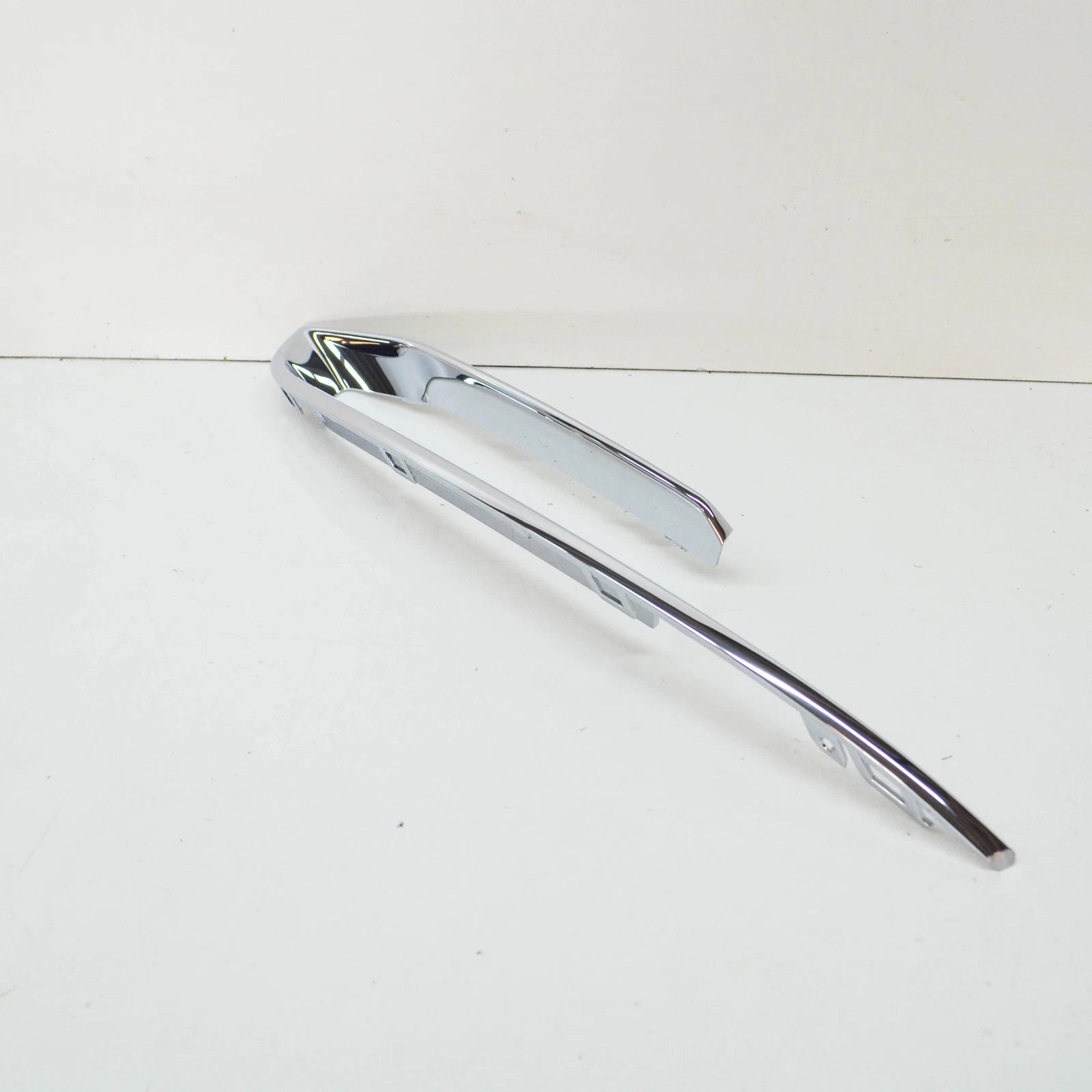 NEW BMW 5 F10 FRONT BUMPER MOLDING RIGHT 51117331770 2016 ORIGINAL