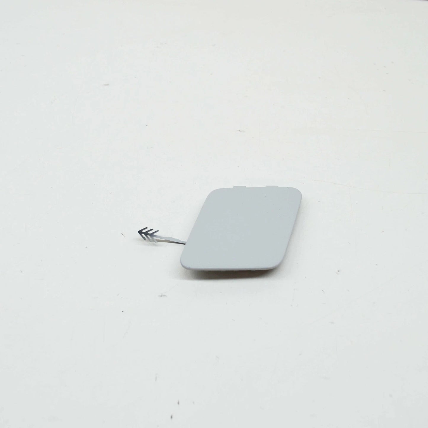 NEW AUDI Q3 8U FRONT BUMPER RIGHT TOWING EYE COVER 8U0807241AGRU