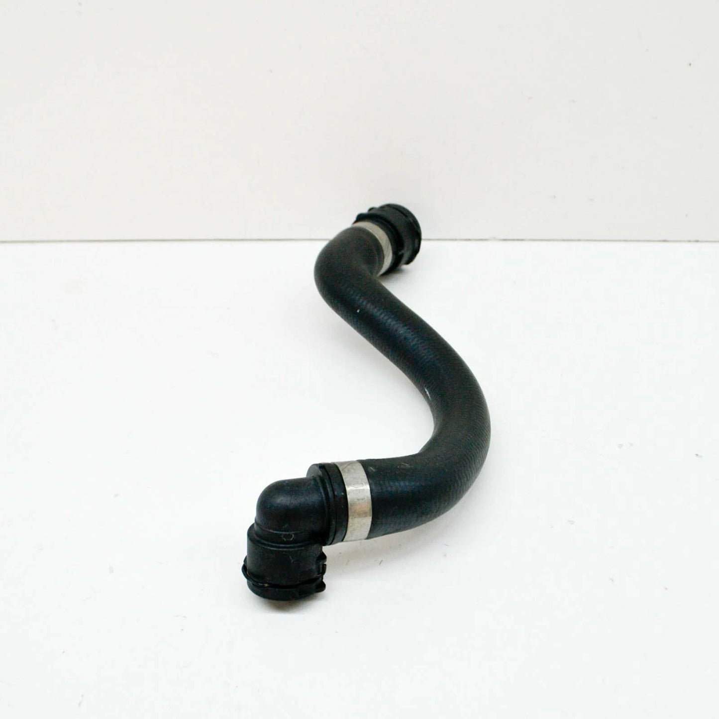 NEW MERCEDES-BENZ C-CLASS W205 COOLER HOSE A2055018184 ORIGINAL