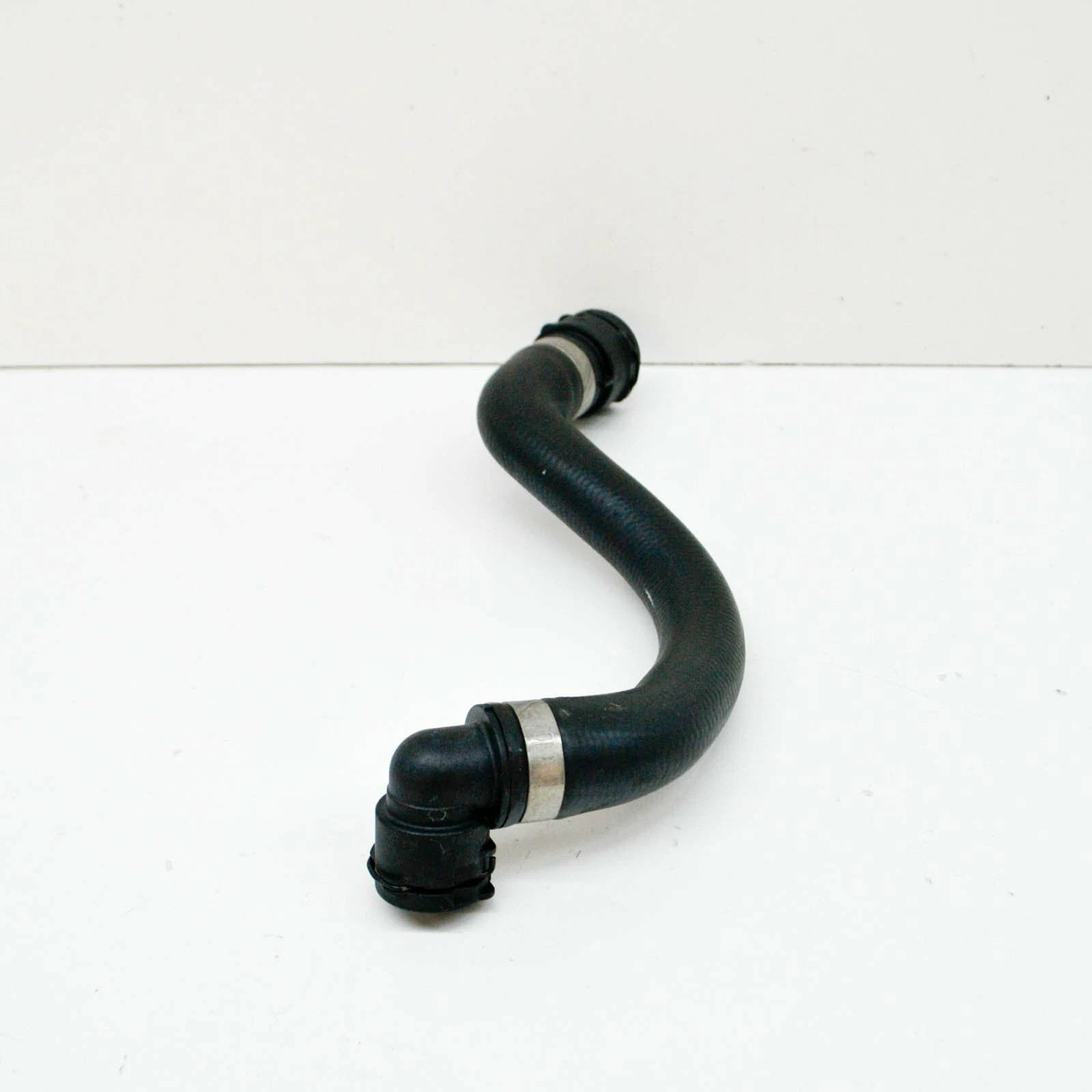 NEW MERCEDES-BENZ C-CLASS W205 COOLER HOSE A2055018184 ORIGINAL