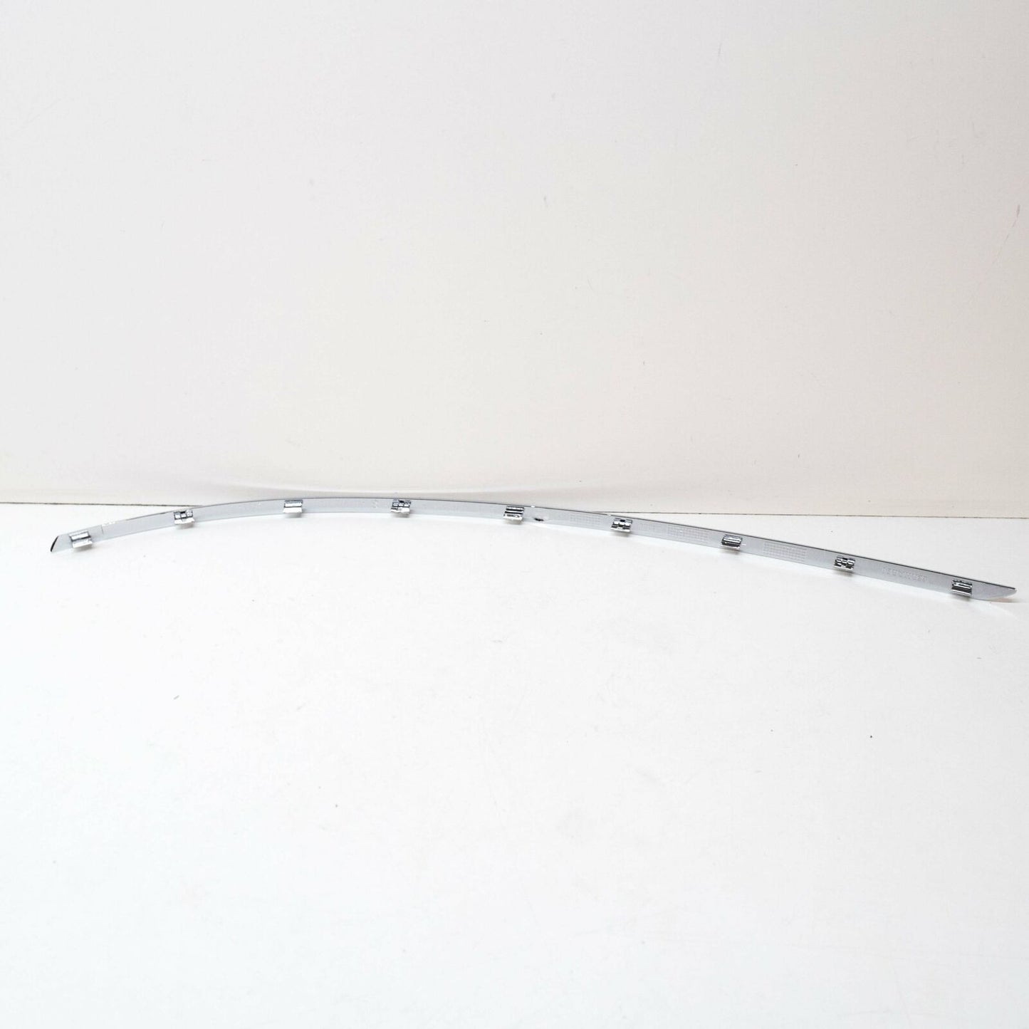 NEW MERCEDES-BENZ C-CLASS W204 REAR BUMPER RIGHT MOLDING A2048851021 ORIGINAL