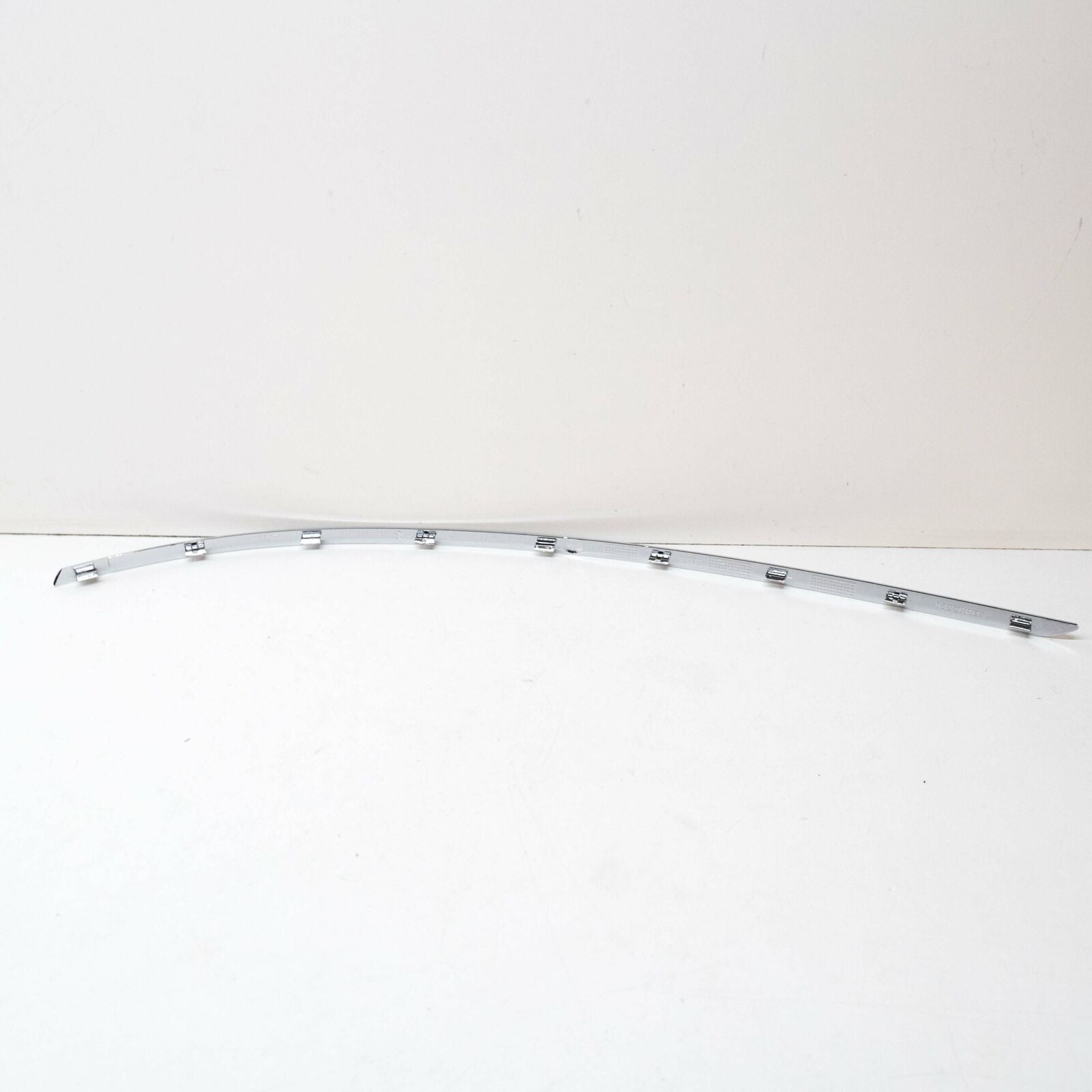 NEW MERCEDES-BENZ C-CLASS W204 REAR BUMPER RIGHT MOLDING A2048851021 ORIGINAL