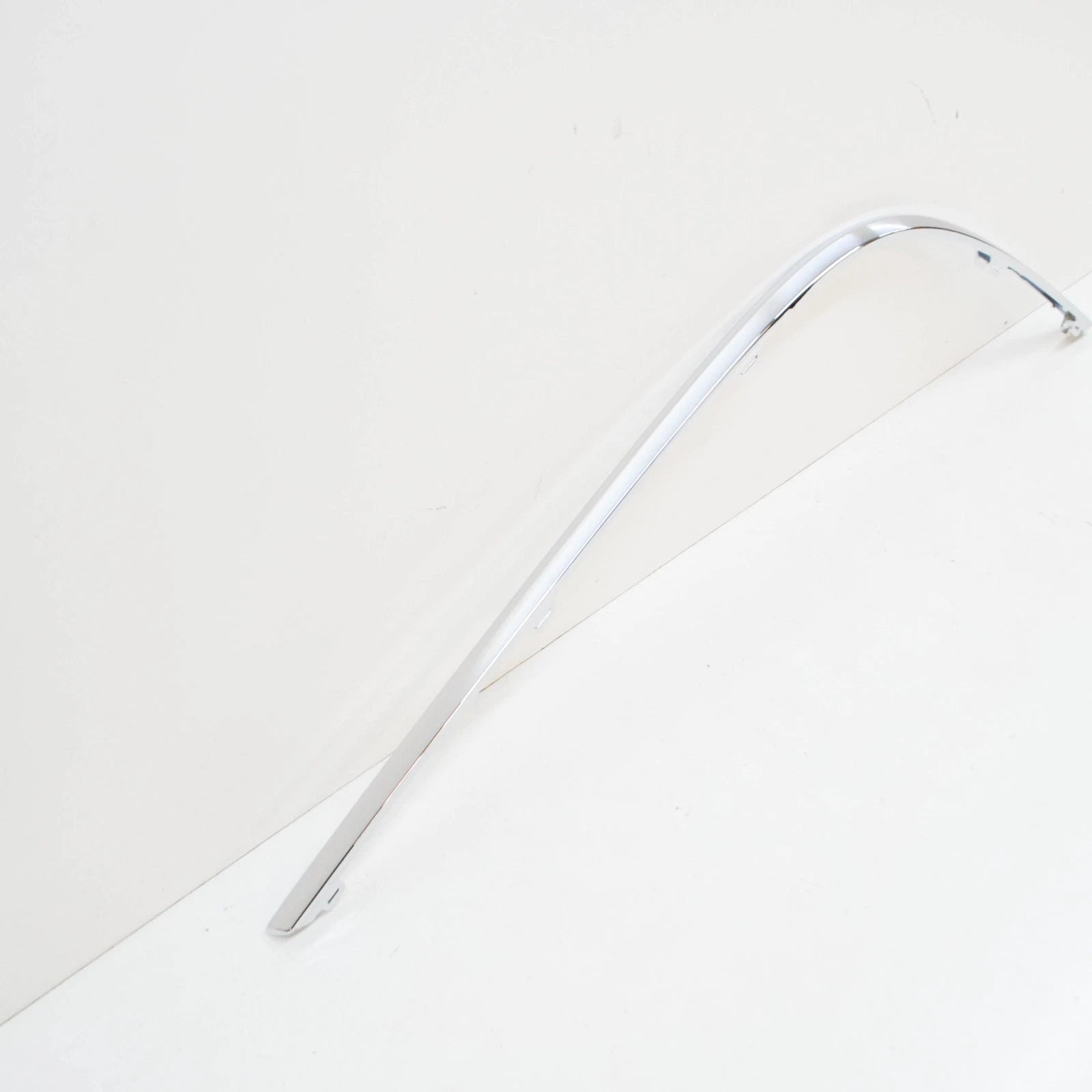 NEW VOLKSWAGEN PASSAT 3C B6 REAR BUMPER LEFT MOLDING TRIM 3C5807459B2ZZ