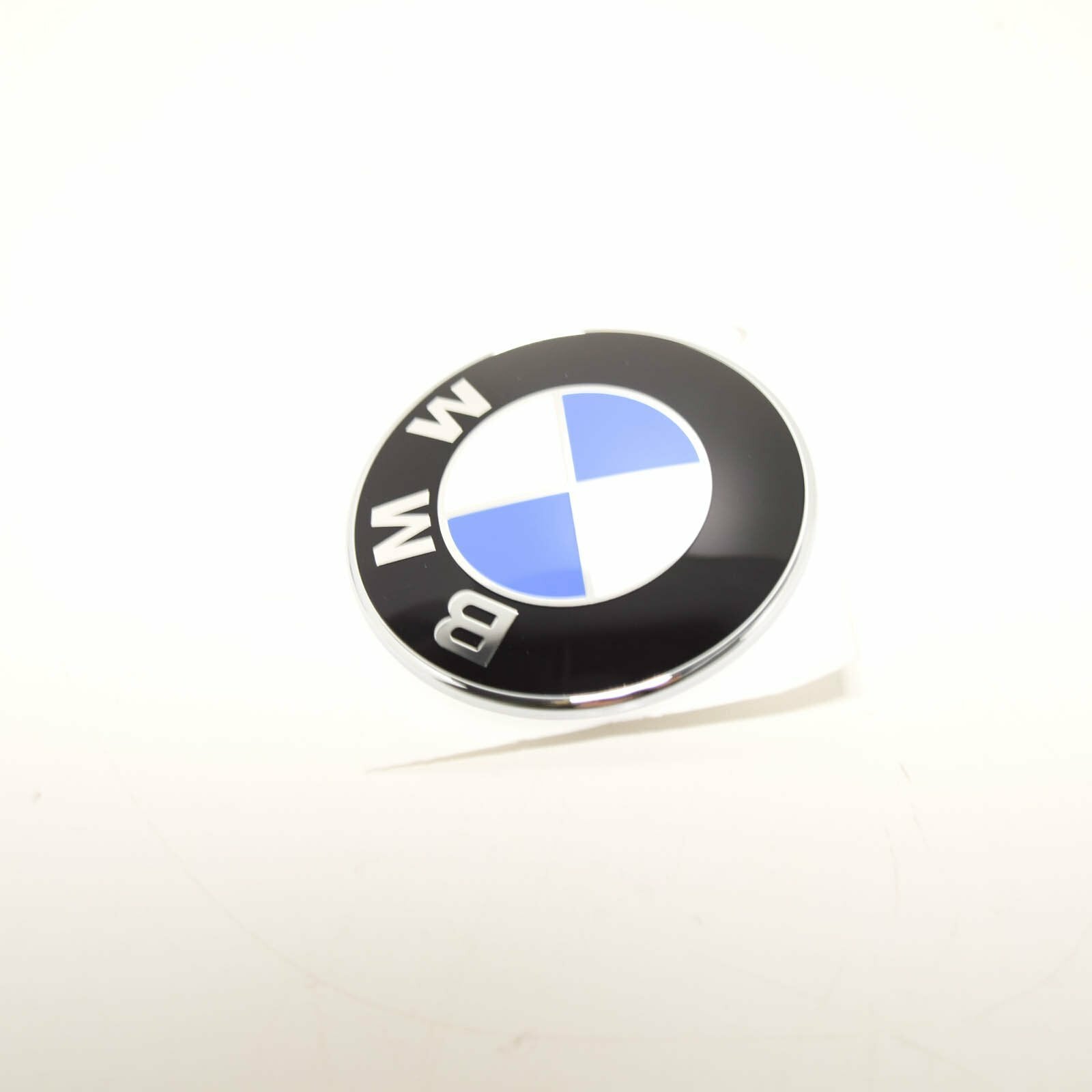 new bmw z3 coupe e36 rear trunk bootlid badge 70mm 7721222 51147721222 original