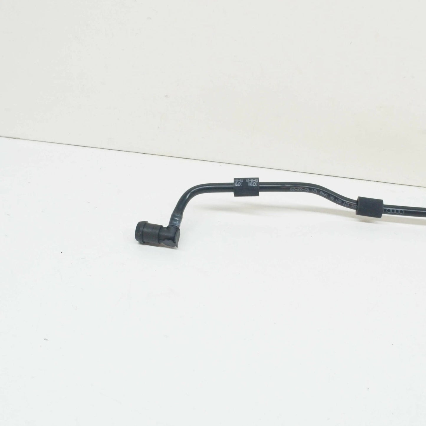 NEW AUDI A5 8W6 COOLING SYSTEM BREATHER LINE 8W1121081BK