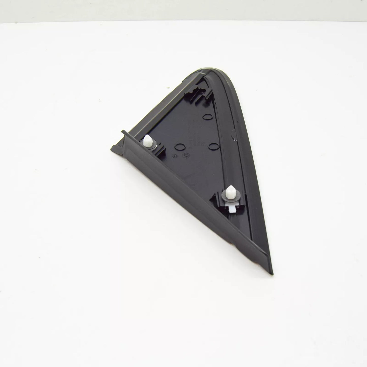 NEW MERCEDES-BENZ B W246 RIGHT WINDOW TRIANGLE TRIM A2466901687 ORIGINAL