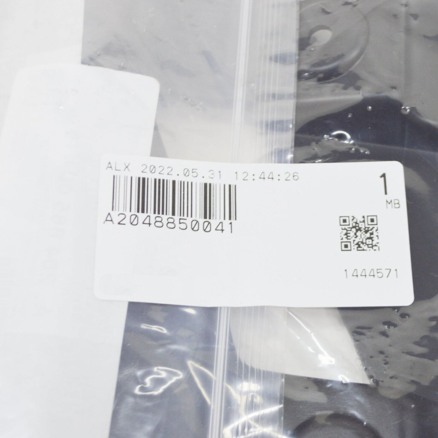 NEW MERCEDES-BENZ C W204 AMG ENGINE HOOD LEFT BRACKET A2048850041 ORIGINAL