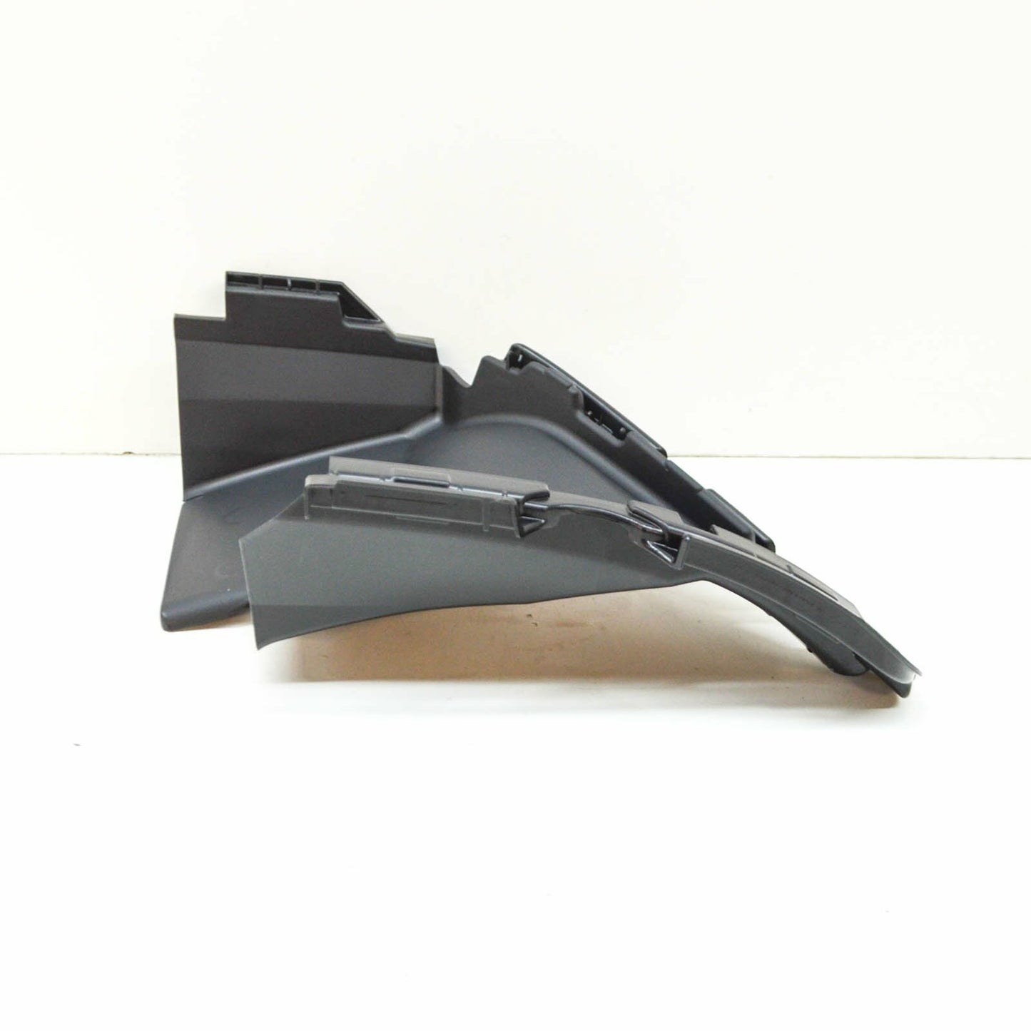 NEW VW GOLF MK7 GTI FRONT LOWER GRILLE END PLATE RIGHT 5G0853950K9B9 ORIGINAL