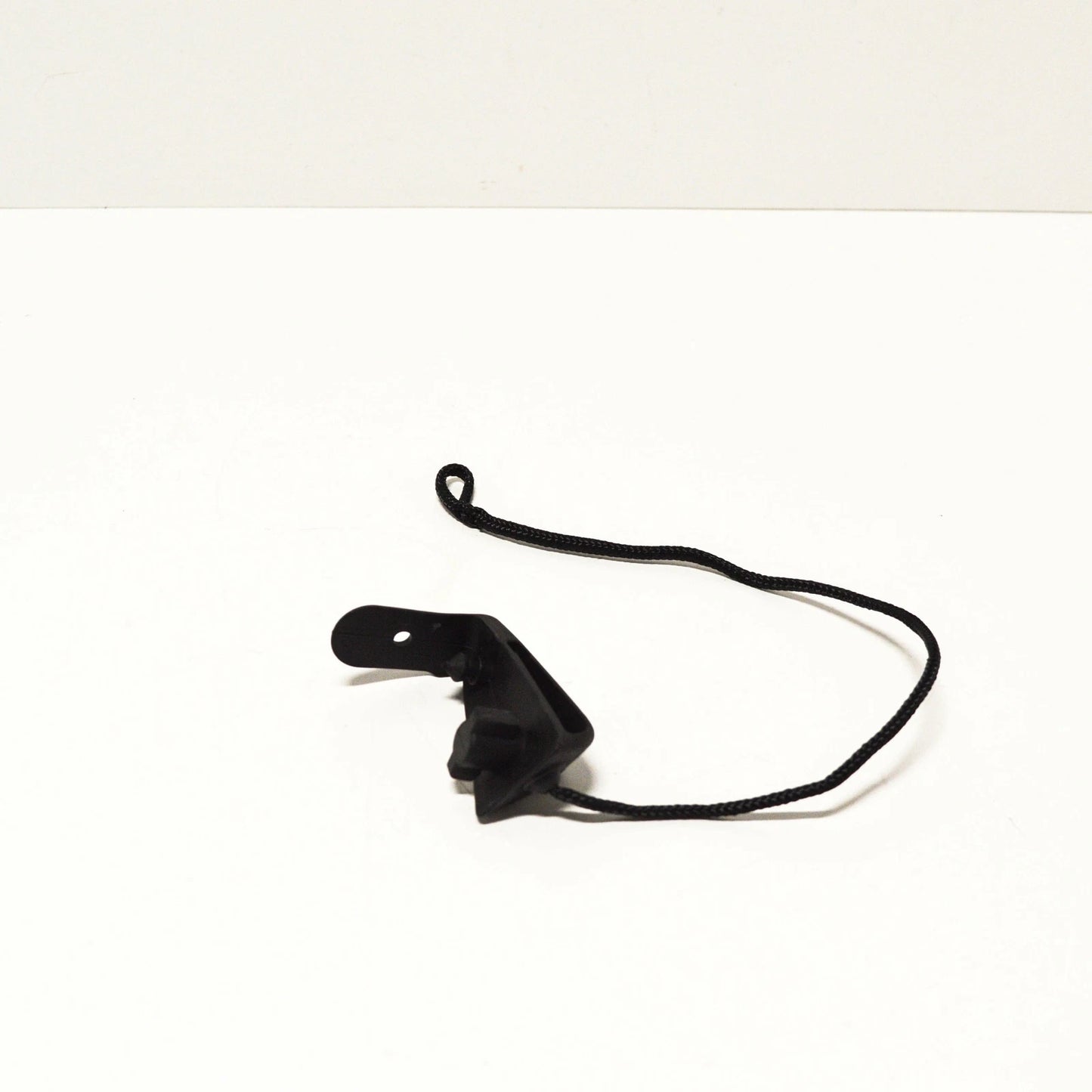 NEW AUDI A1 MK1 PARCEL SHELF RIGHT STRING 8X0867668