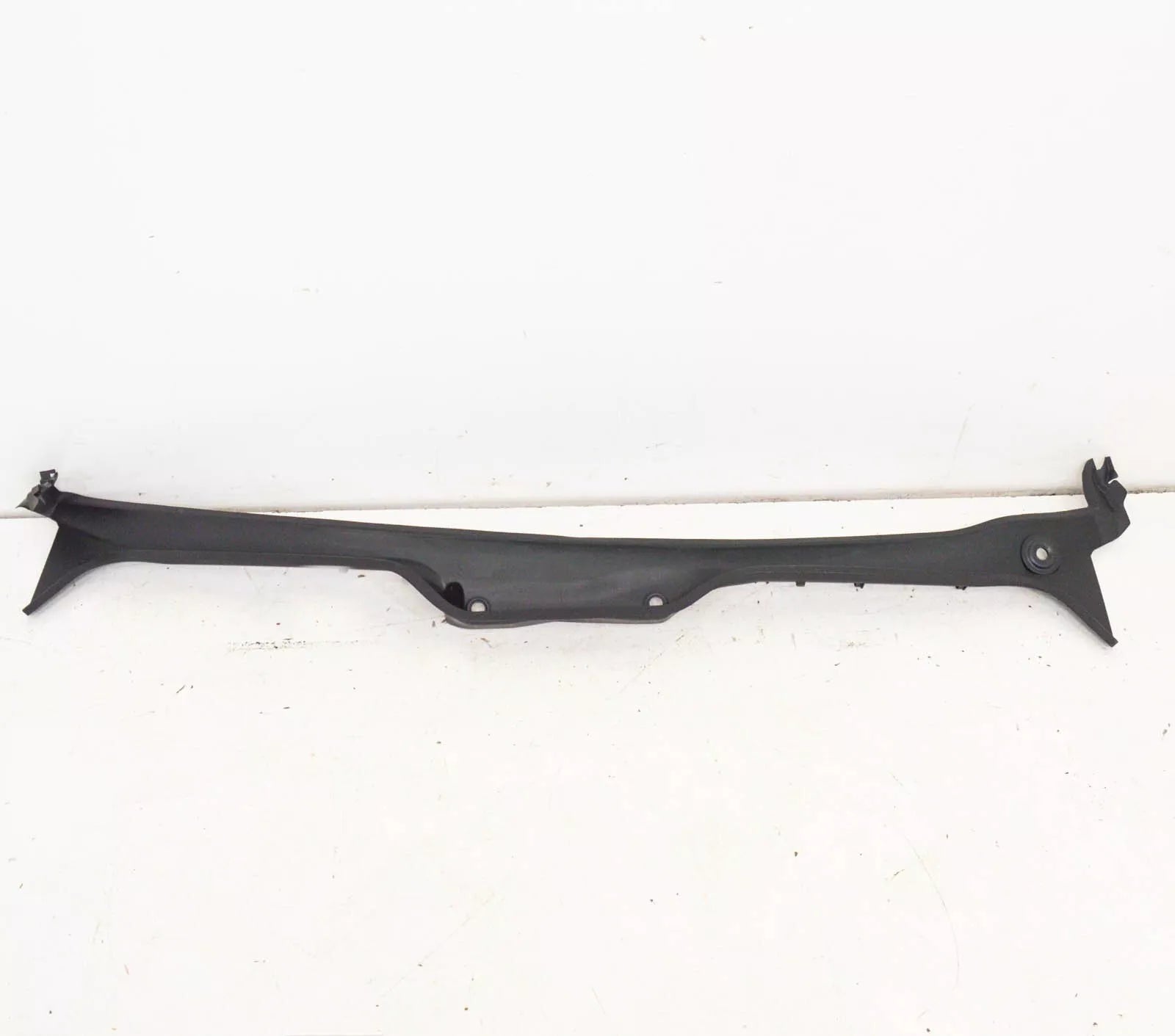 NEW BMW 7 E65 FRONT BUMPER WINDSCREEN COWL COVER 51717065284 ORIGINAL