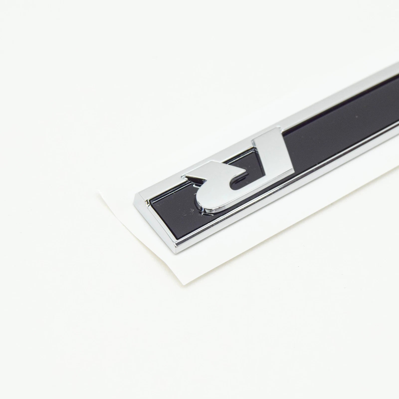 NEW VOLKSWAGEN GOLF 5G MK7 LEFT WING MANUFACTURER BADGE 5G0853688BFFOD ORIGINAL