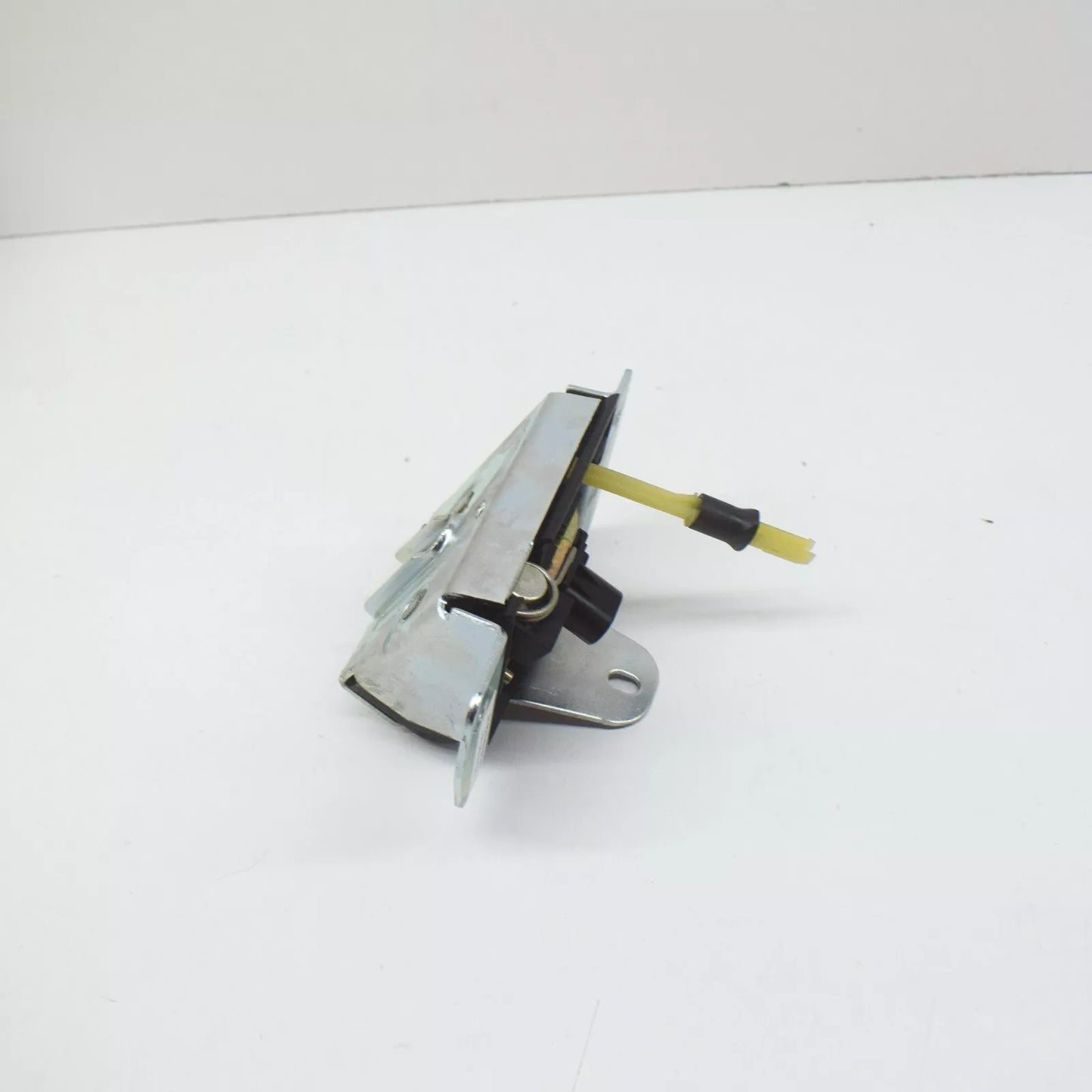 NEW MERCEDES-BENZ ML W163 REAR PANEL DOOR LOCK A1637400235 ORIGINAL