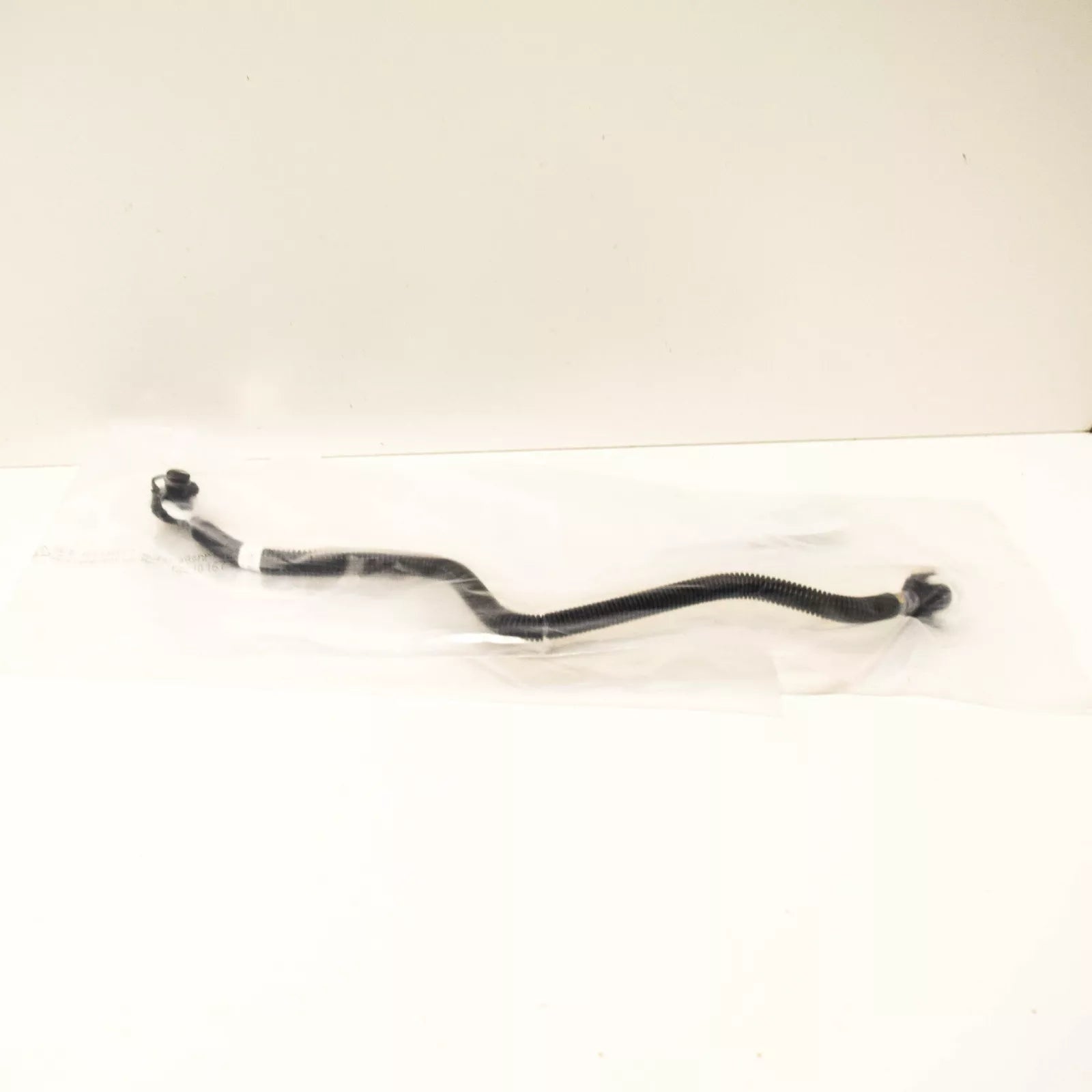 NEW MERCEDES-BENZ C-CLASS W203 FUEL FILTER HOSE A6110707032