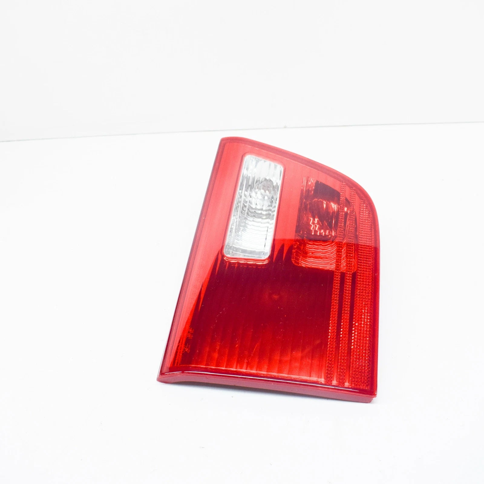 NEW BMW X5 E53 REAR TAILGATE LEFT TAILLIGHT 63217164483 7164483 ORIGINAL