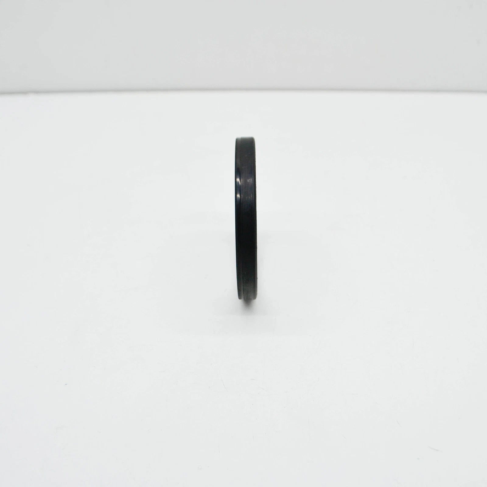 NEW AUDI A4 B7 ENGINE CRANKSHAFT SEAL 079103051D