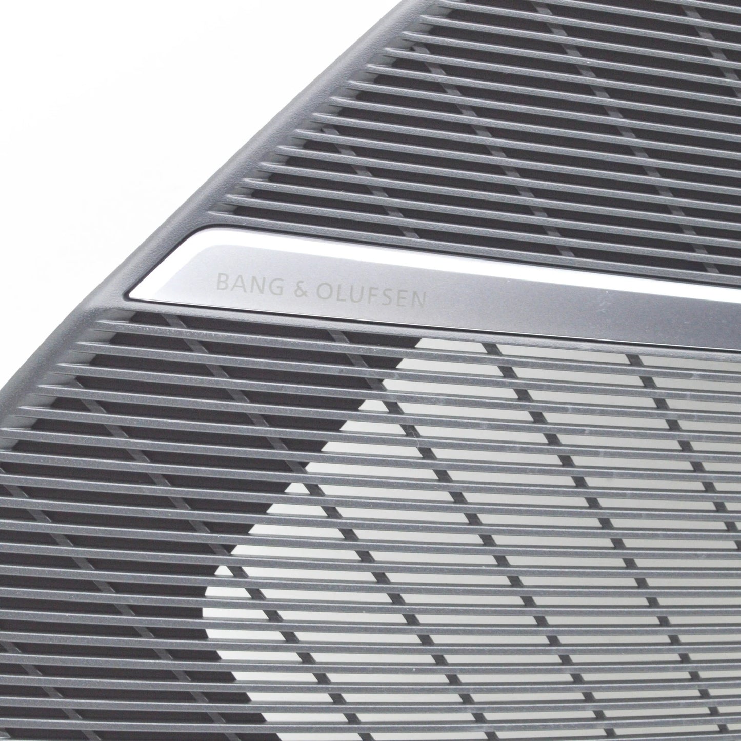 NEW AUDI Q7 4M REAR LEFT DOOR SPEAKER COVER 4M8868451A4PK ORIGINAL