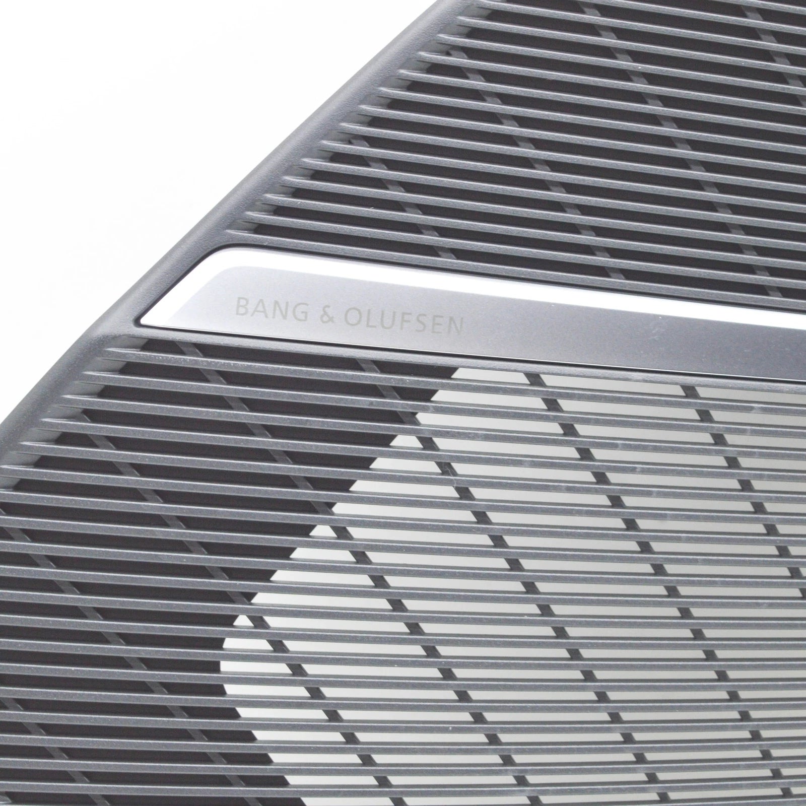 NEW AUDI Q7 4M REAR LEFT DOOR SPEAKER COVER 4M8868451A4PK ORIGINAL