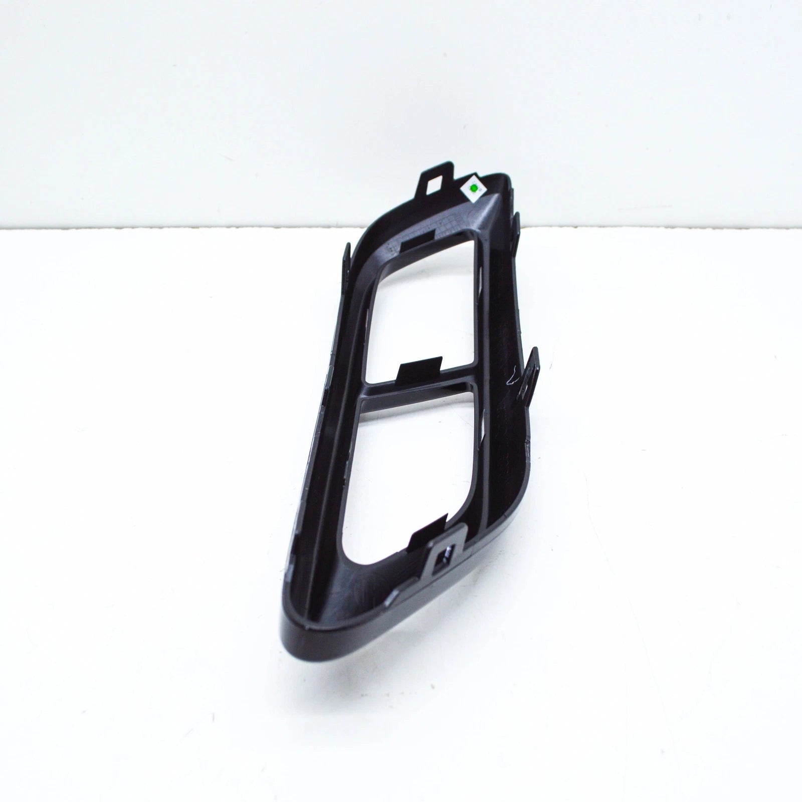 NEW VOLKSWAGEN TIGUAN AD1 REAR LEFT EXHAUST TAILPIPE TRIM 5NN807833D041