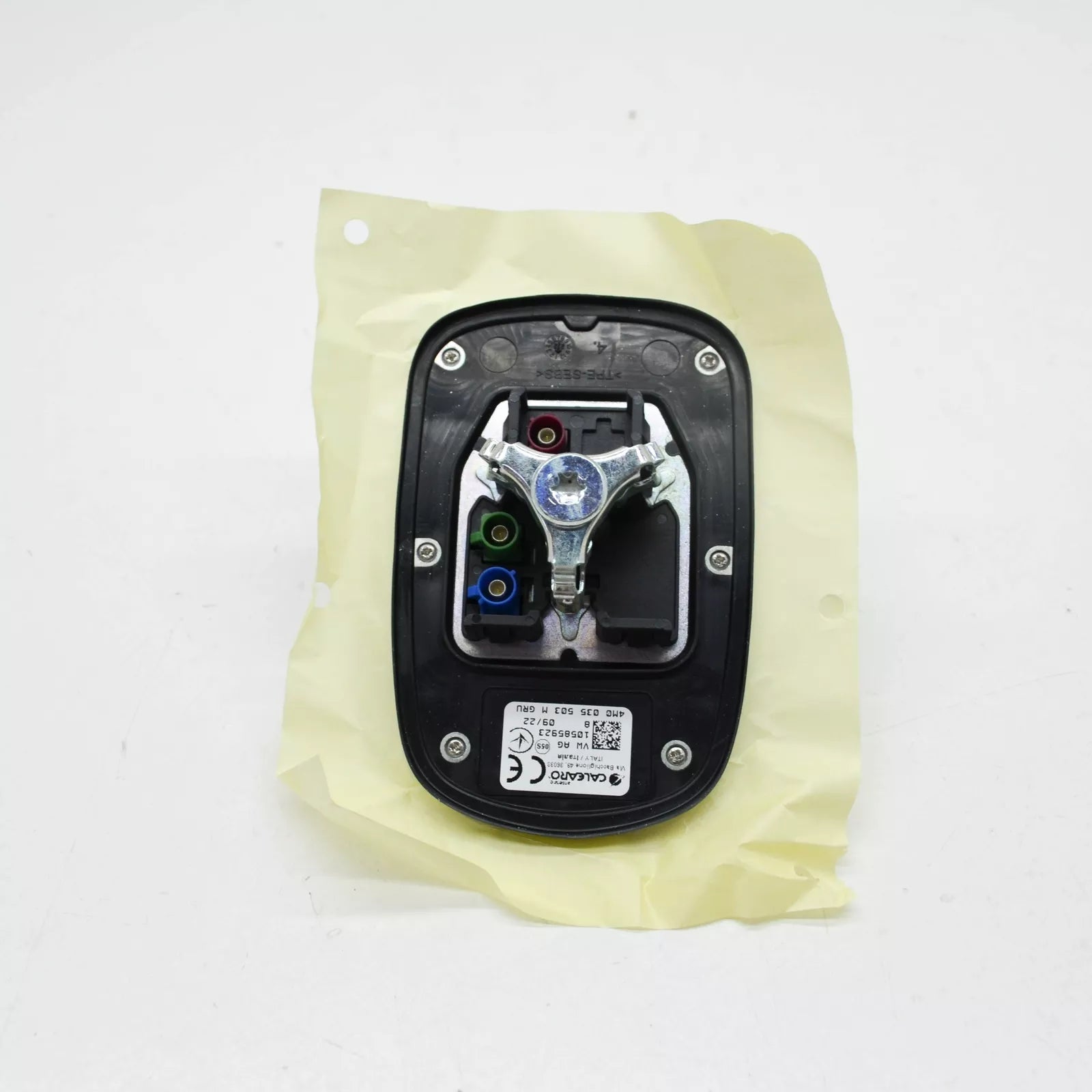 NEW AUDI A4 AVANT B9 ROOF ANTENNA 4M0035503MGRU ORIGINAL