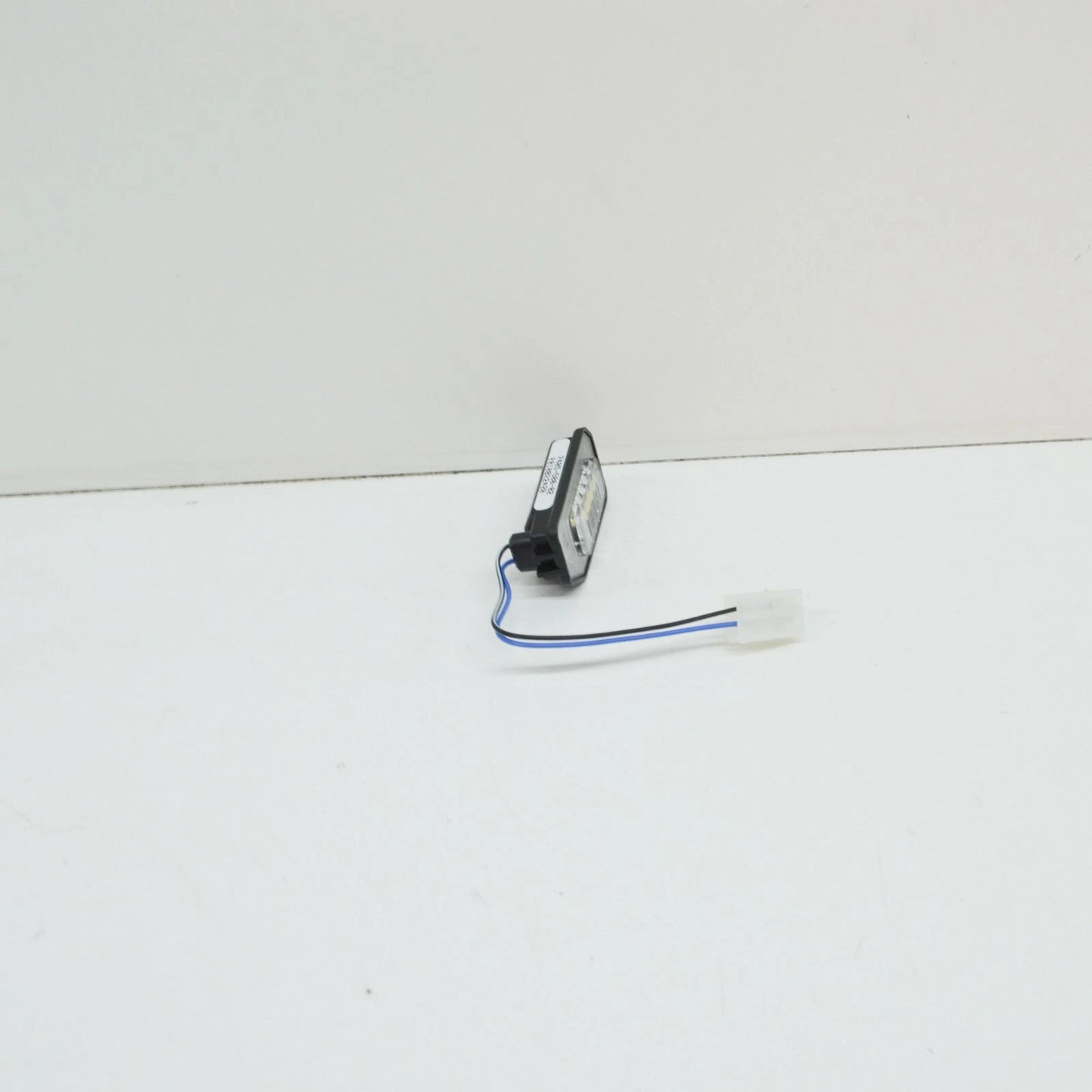 NEW MERCEDES-BENZ C-CLASS W205 LEFT WING MIRROR PUDDLE LIGHT A0998200159