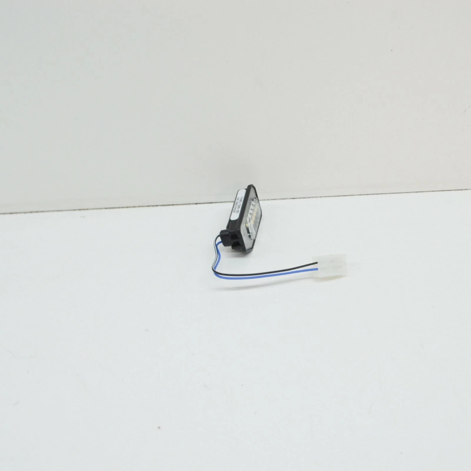 NEW MERCEDES-BENZ C-CLASS W205 LEFT WING MIRROR PUDDLE LIGHT A0998200159