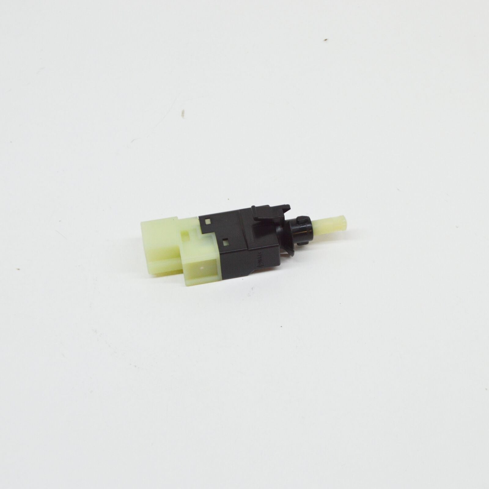 NEW MERCEDES-BENZ C-CLASS W203 BRAKE LIGHT SWITCH A0015453809 ORIGINAL