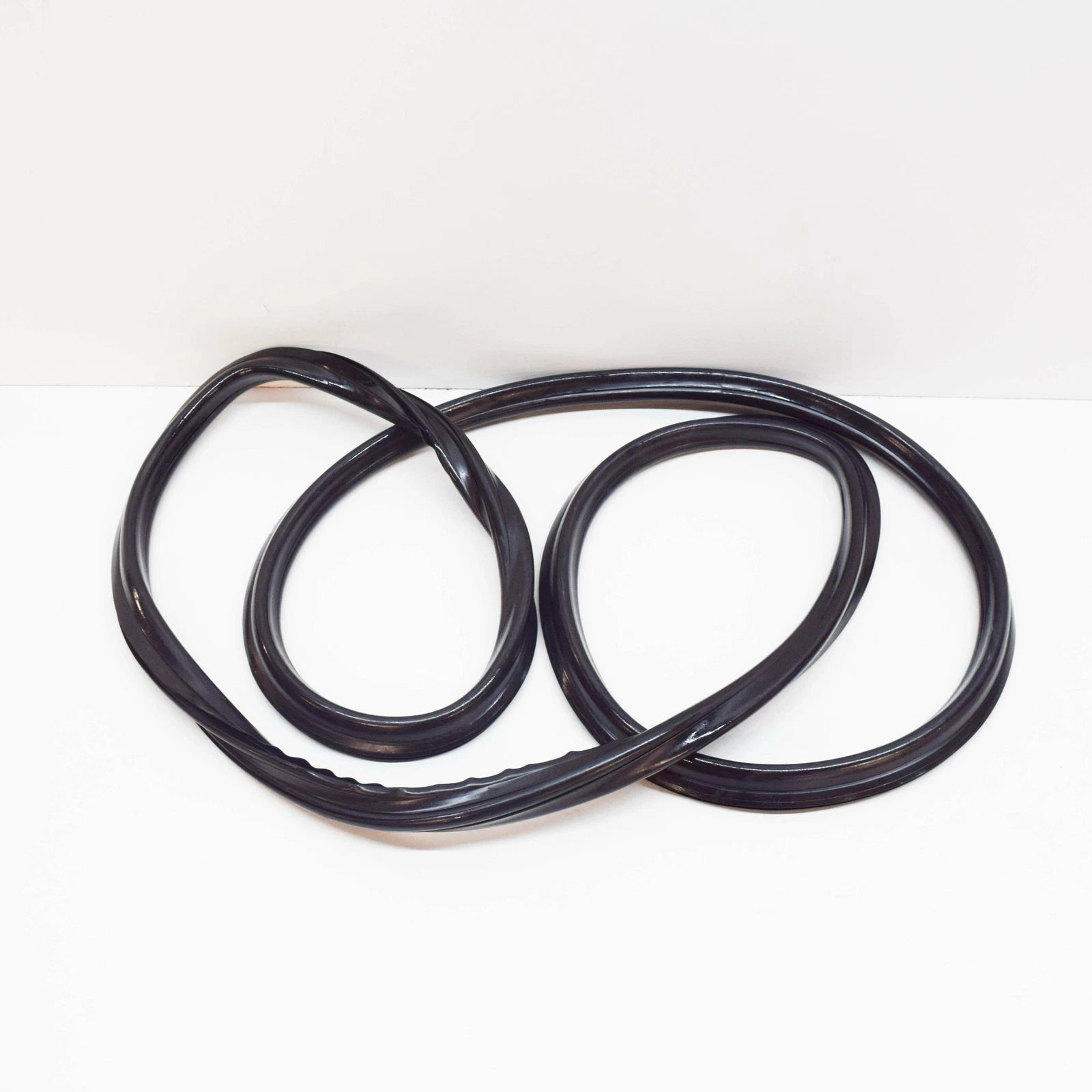 NEW MERCEDES-BENZ S W126 REAR WINDOW SEALING FRAME A1266780420 ORIGINAL