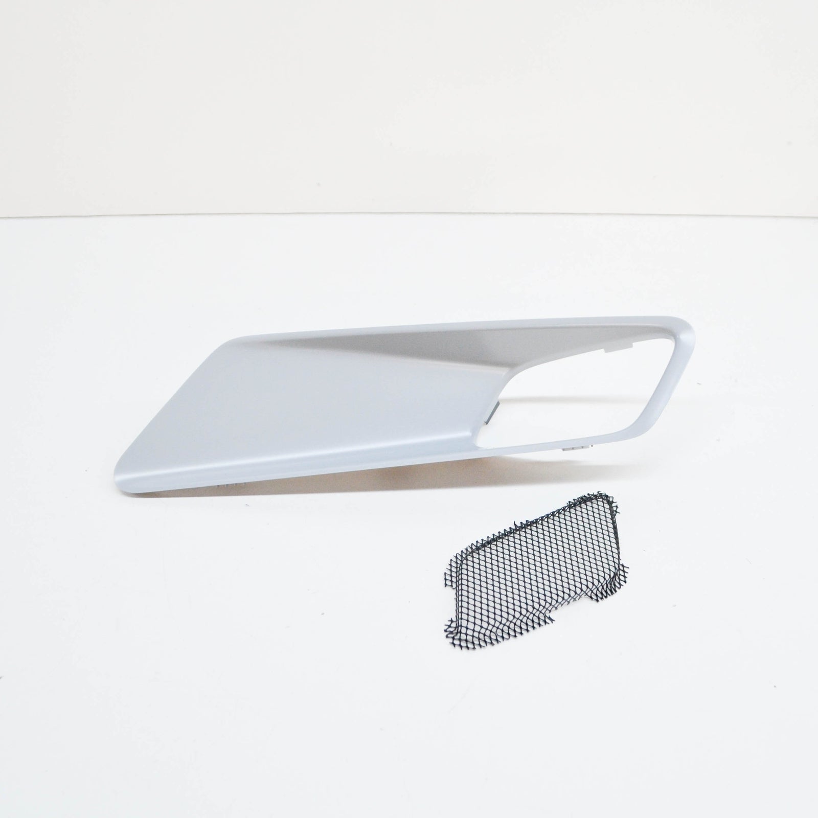 NEW MB C W204 AMG ENGINE HOOD RIGHT AIR INLET GRILLE A20475002449999 ORIGINAL