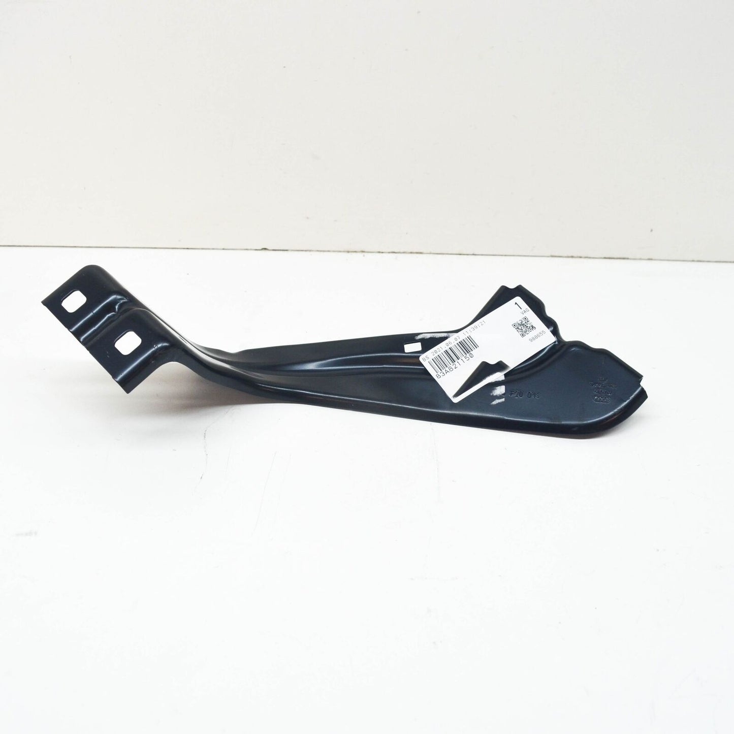 NEW AUDI Q3 F3 SPORTBACK FRONT RIGHT FENDER HOLDER 83A821150 ORIGINAL