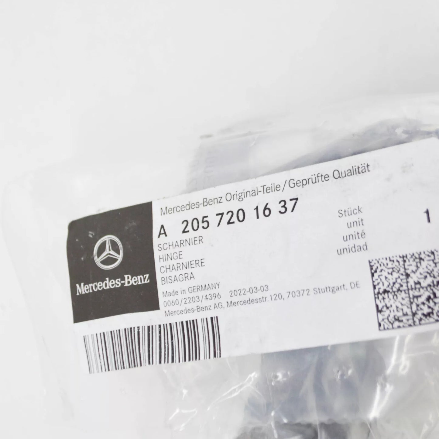 NEW MERCEDES-BENZ E C238 FRONT RIGHT DOOR TOP HINGE A2057201637 ORIGINAL