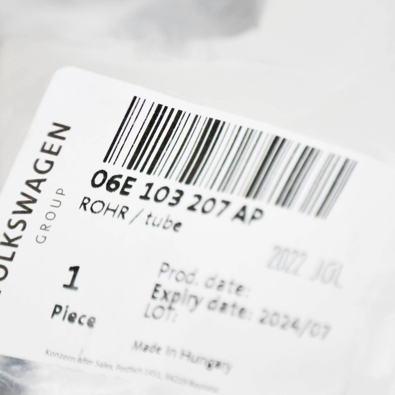 NEW AUDI Q5 8R BREATHER PIPE 06E103207AP / 06E-103-207-AP