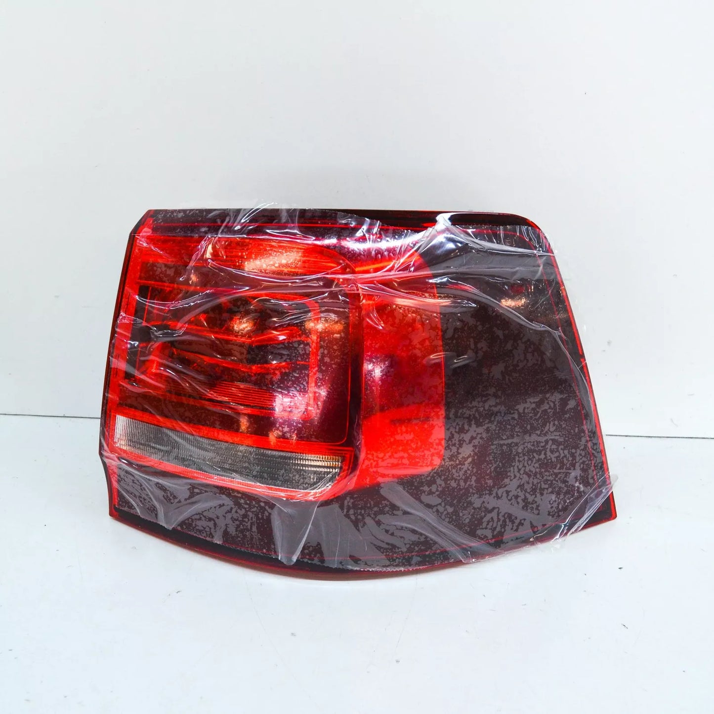 NEW VW SHARAN 7N REAR RIGHT TAILLIGHT LAMP 7N0945208 ORIGINAL