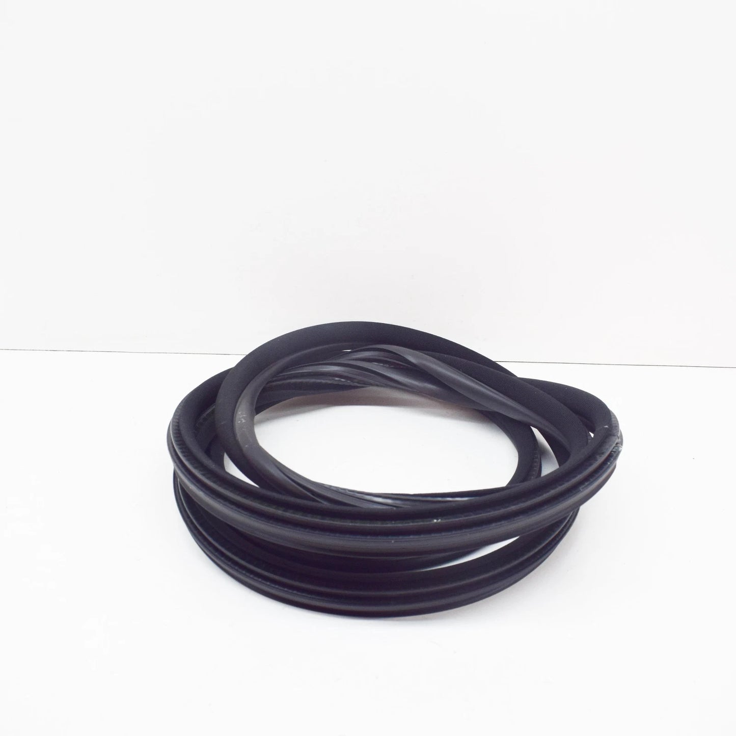 NEW MERCEDES-BENZ G W463 REAR DOOR SEAL A46373103809051 ORIGINAL