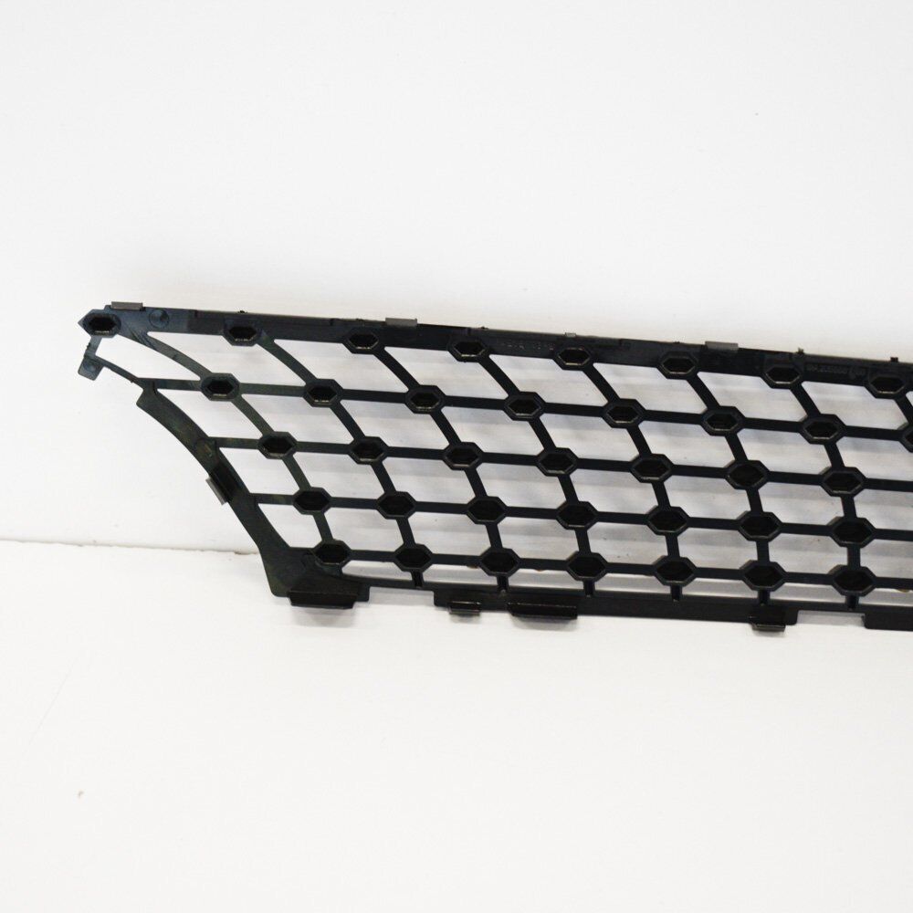 NEW MERCEDES-BENZ C-CLASS W205 FRONT RIGHT GRILLE A2058882060 ORIGINAL